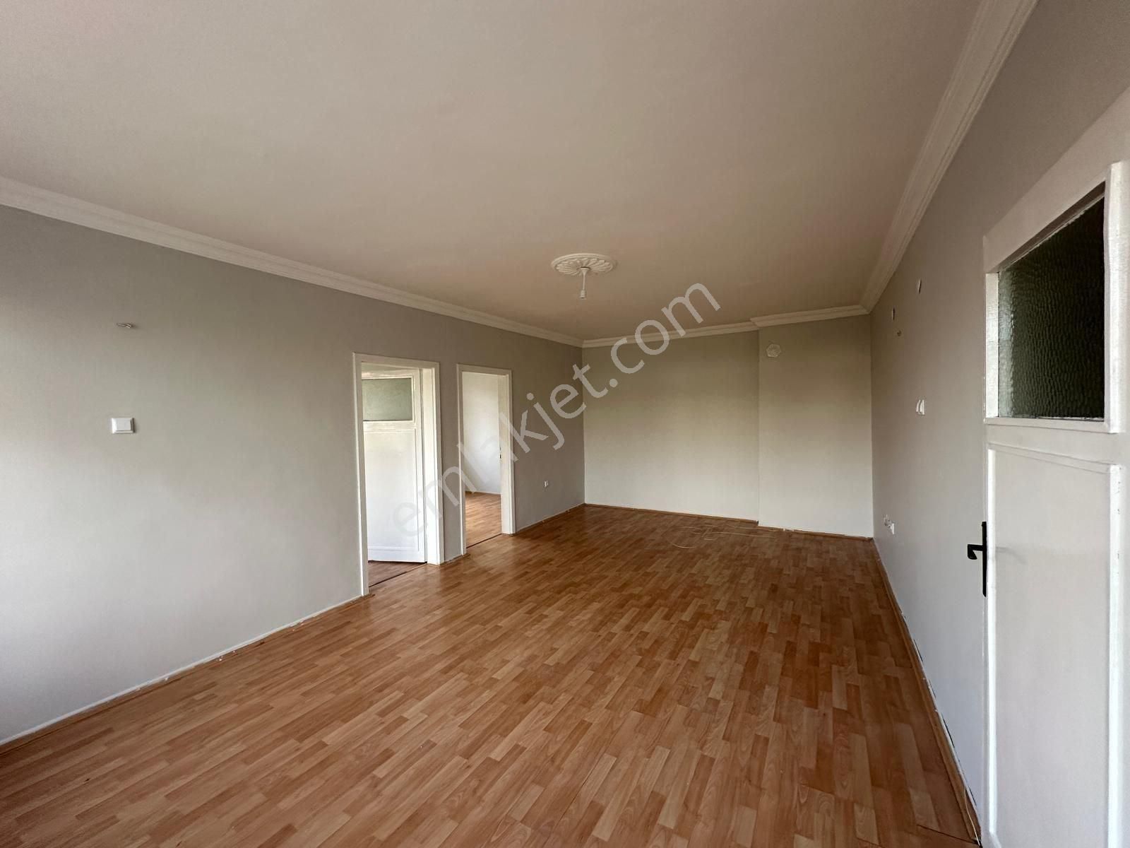 Keçiören Bağlarbaşında Metroya Yürme Mesafesi Katta 3+1 Daire - Görsel 3