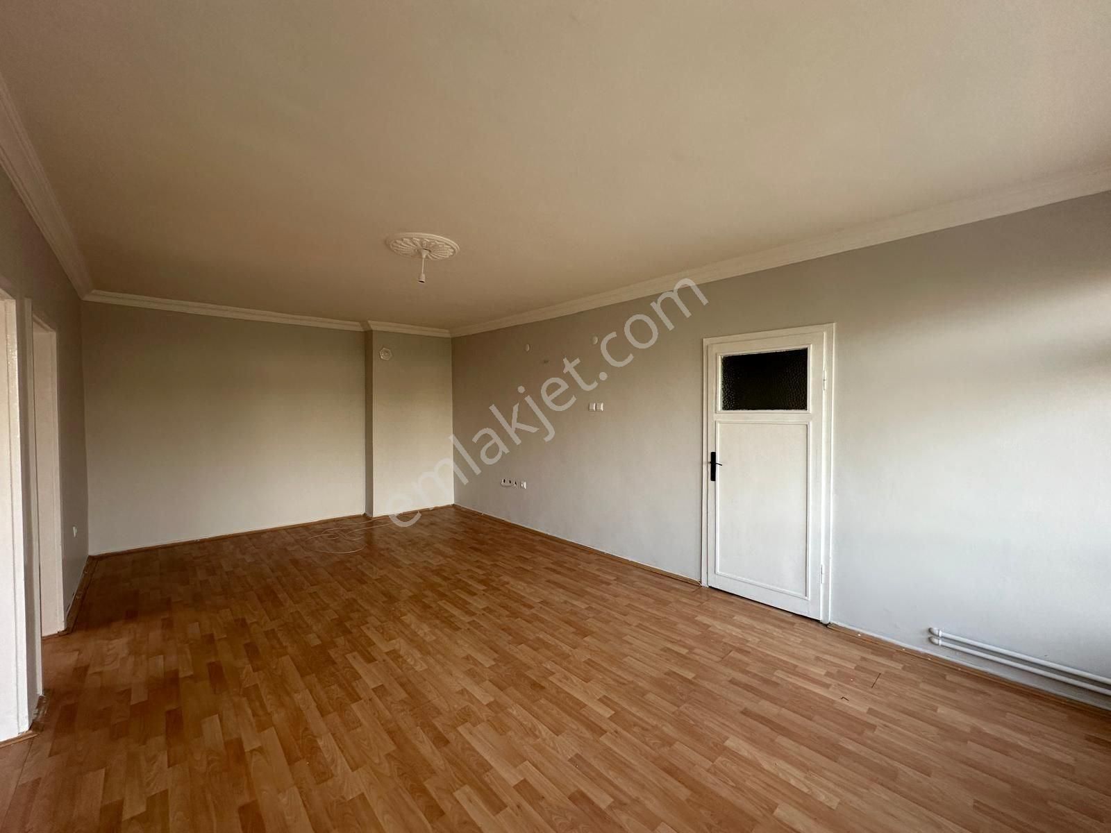 Keçiören Bağlarbaşında Metroya Yürme Mesafesi Katta 3+1 Daire - Görsel 9