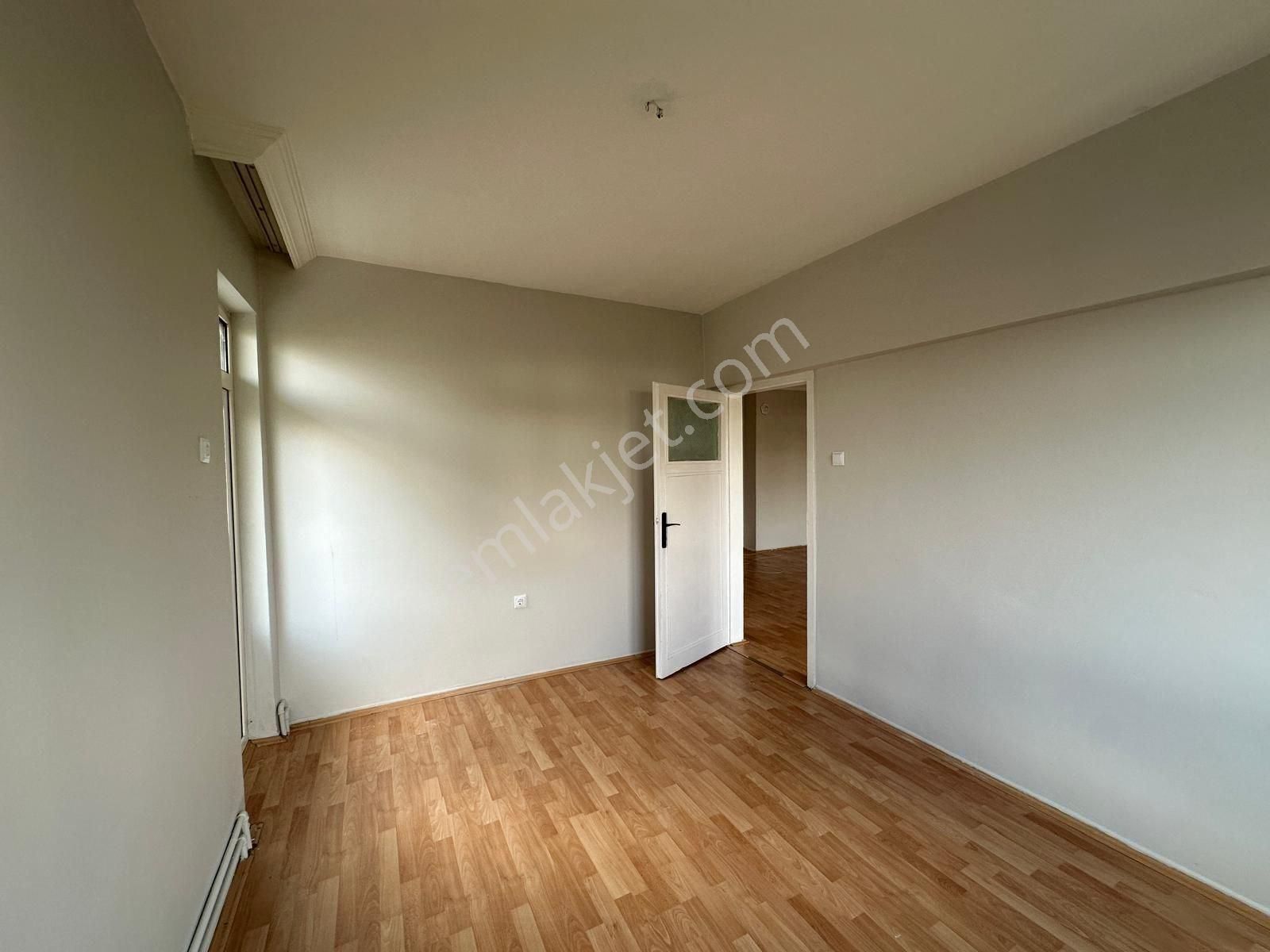 Keçiören Bağlarbaşında Metroya Yürme Mesafesi Katta 3+1 Daire - Görsel 7