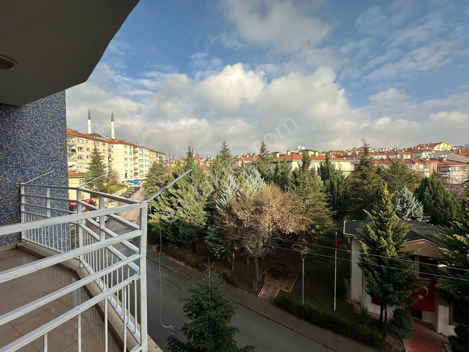 Keçiören Bağlarbaşında Metroya Yürme Mesafesi Katta 3+1 Daire - Görsel 30