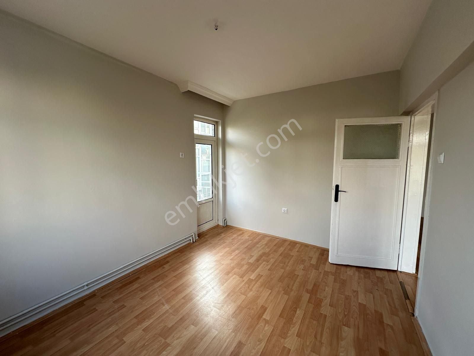 Keçiören Bağlarbaşında Metroya Yürme Mesafesi Katta 3+1 Daire - Görsel 8