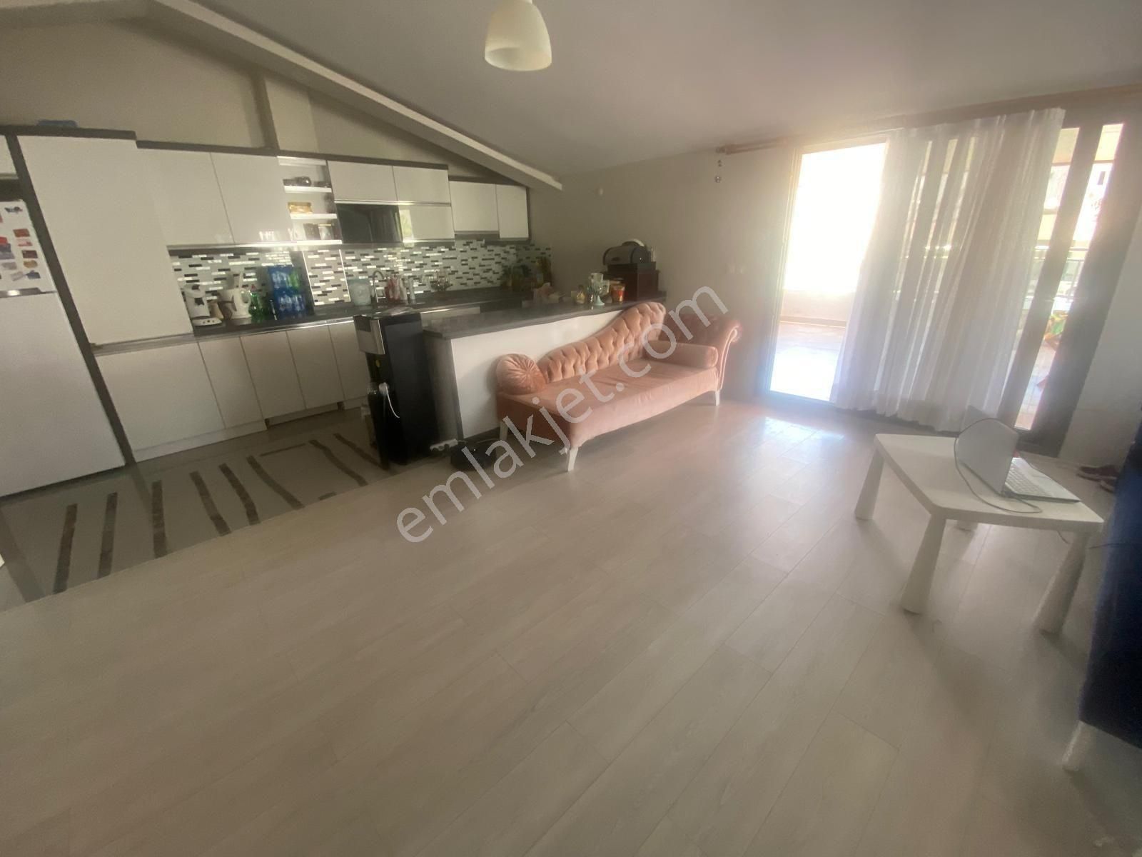 Altınkum'da Denize Yürüme Mesafesinde Geniş 3+1 Dublex - Görsel 16