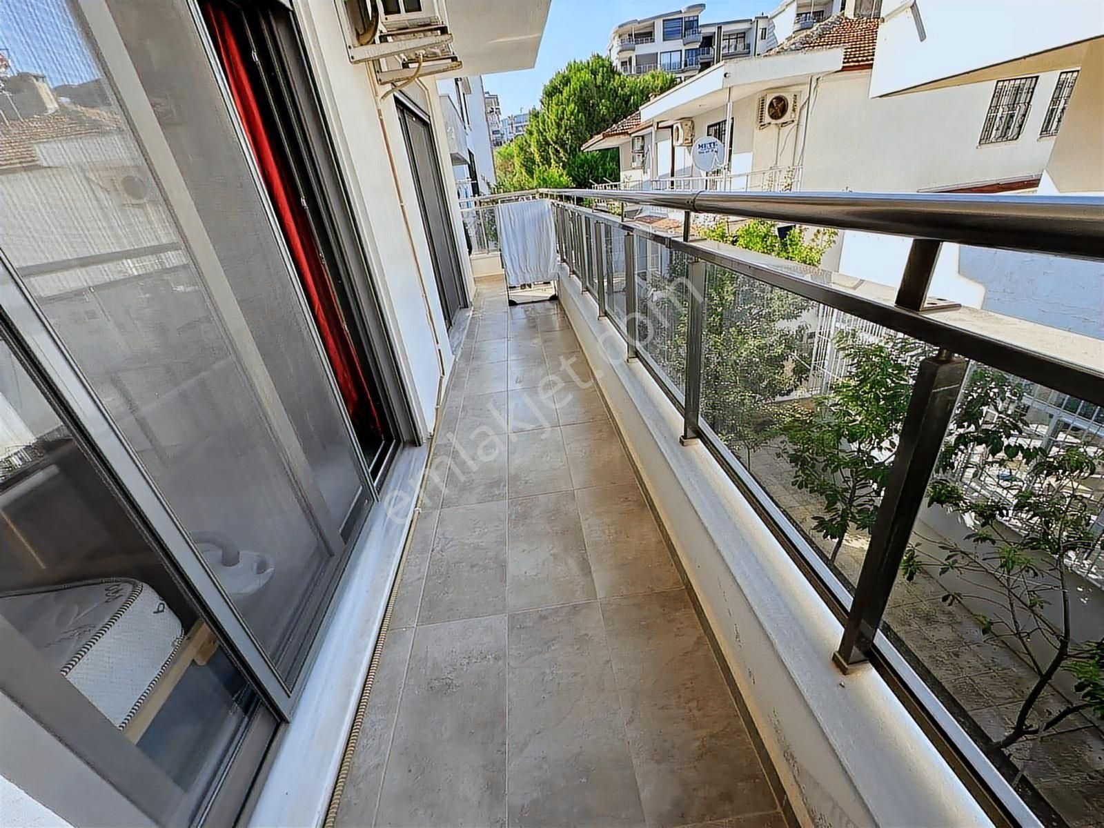 Altınkum'da Denize Yürüme Mesafesinde Geniş 3+1 Dublex - Görsel 8