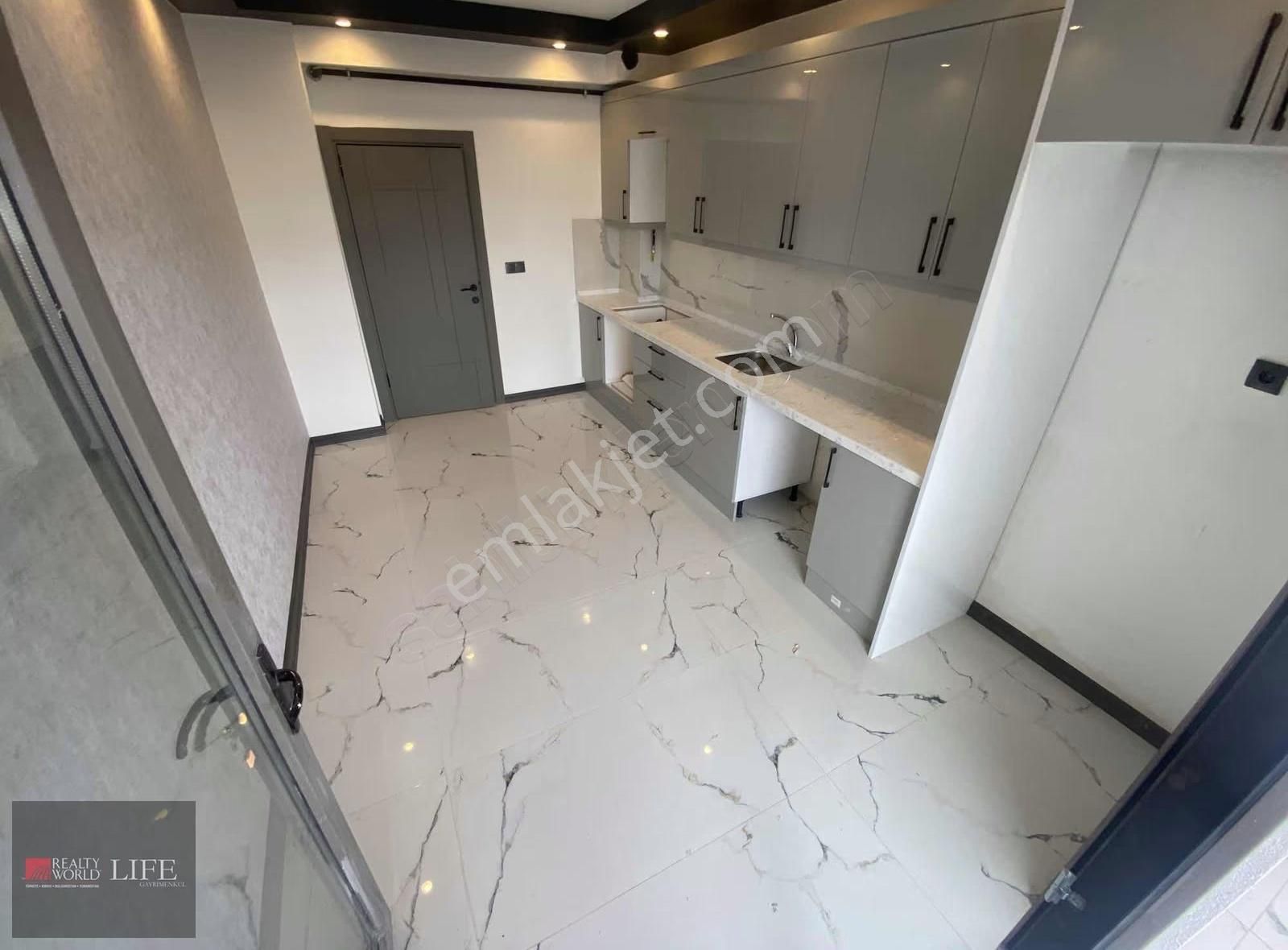 Rw Lıfe // Çamlıca Mah. Arakat Özel Garajlı 3+1 Satılık Daire - Görsel 23