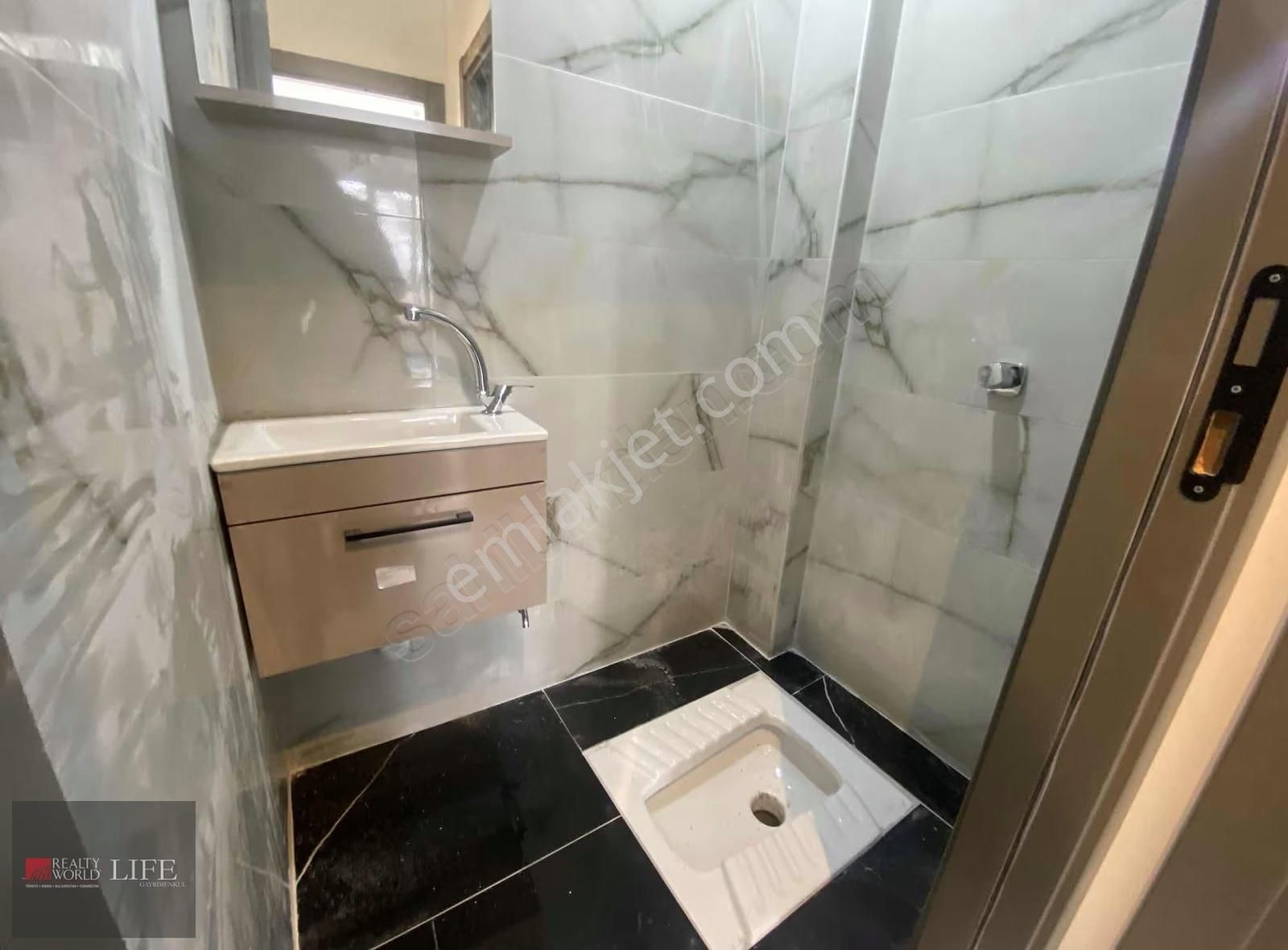 Rw Lıfe // Çamlıca Mah. Arakat Özel Garajlı 3+1 Satılık Daire - Görsel 18