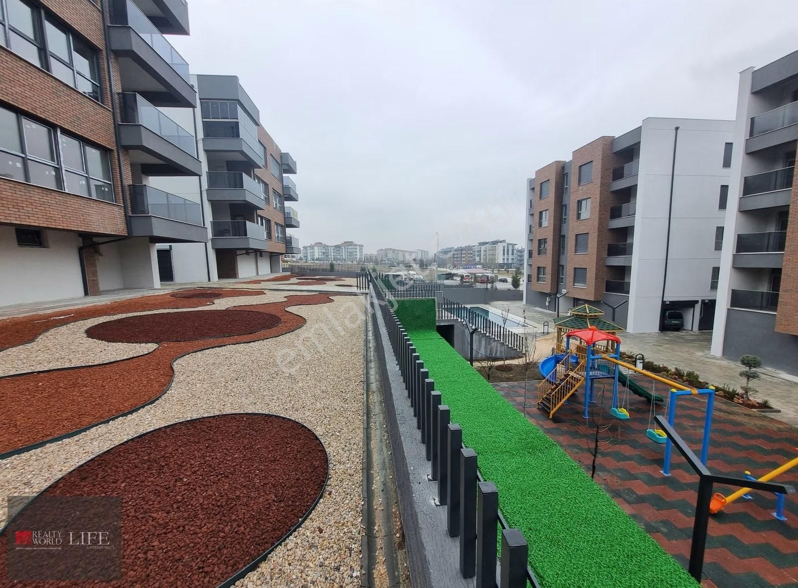 Rw Lıfe // Batıkent Mahallesinde 4+1 Satılık Daire - Görsel 3