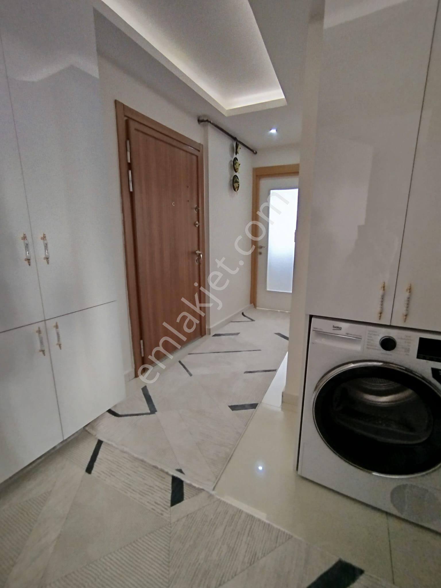 Şirinevler Mahallesi Mahmutbey Caddesi Üzerinde Bulunan Metro Ve Metrobüse 8 Dakika Mesafede - Görsel 5