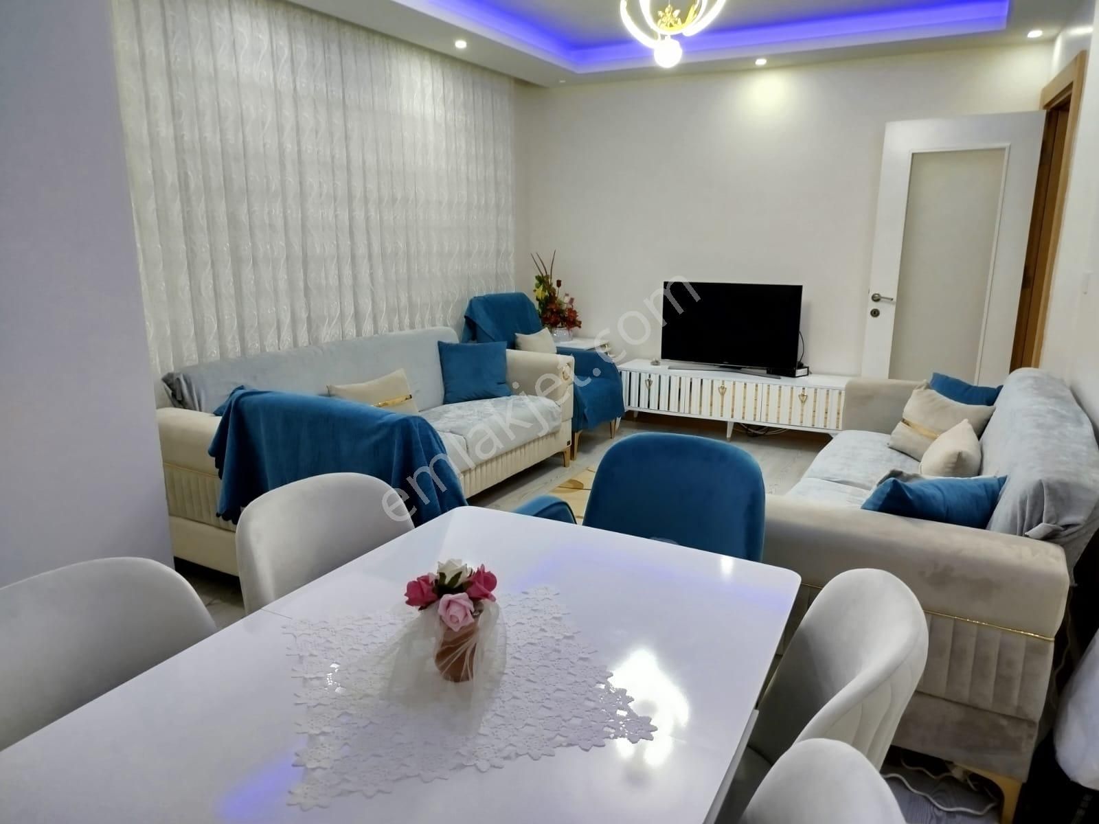 Şirinevler Mahallesi Mahmutbey Caddesi Üzerinde Bulunan Metro Ve Metrobüse 8 Dakika Mesafede