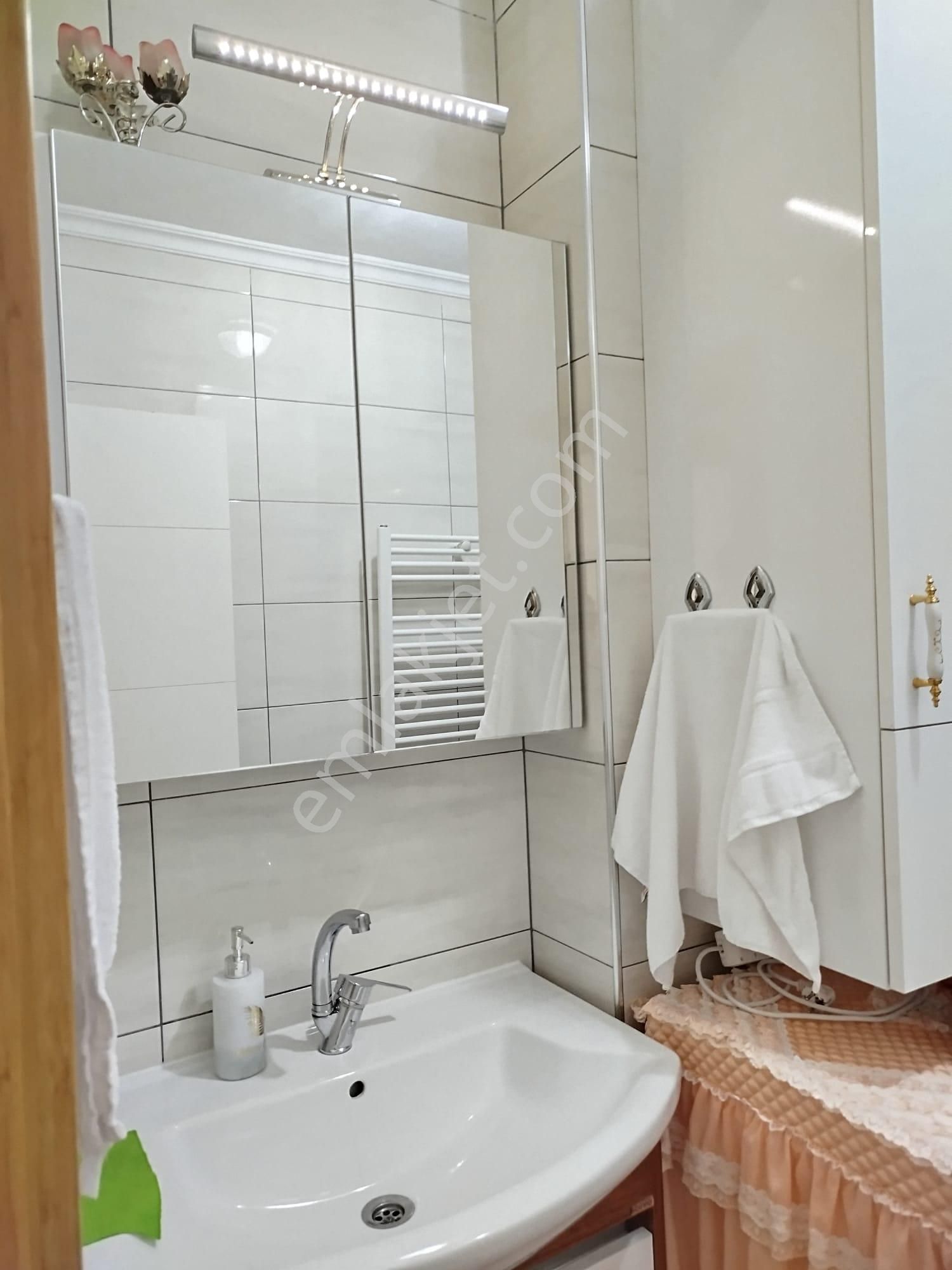 Şirinevler Mahallesi Mahmutbey Caddesi Üzerinde Bulunan Metro Ve Metrobüse 8 Dakika Mesafede - Görsel 13