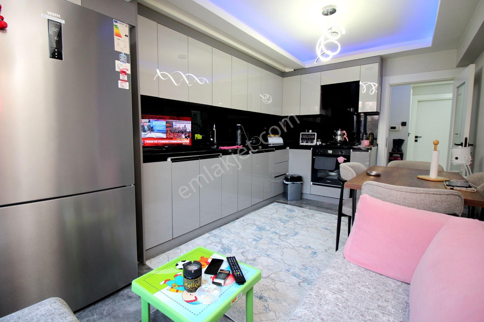 Emre Emlak'tan Atakent'te Full Yapılı Ön Cephe Katta 2+1 Satılık Daire - Görsel 3