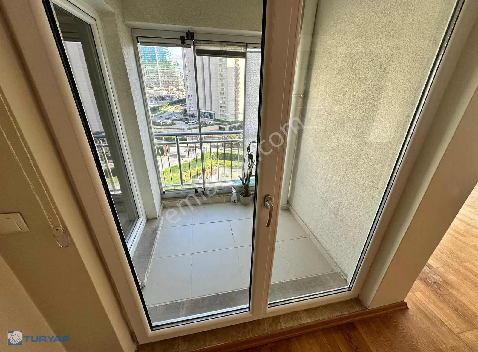 1 İstanbul Sitesi Havuz Ve Peyzaj Manz. 160 M2 3+1 Kiralık - Görsel 12