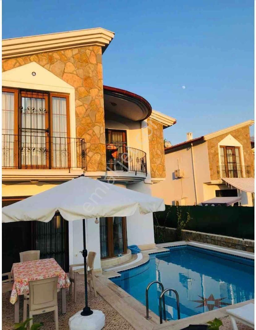 Akarca Mahallesi Satılık Müstakil 4+1 Villa
