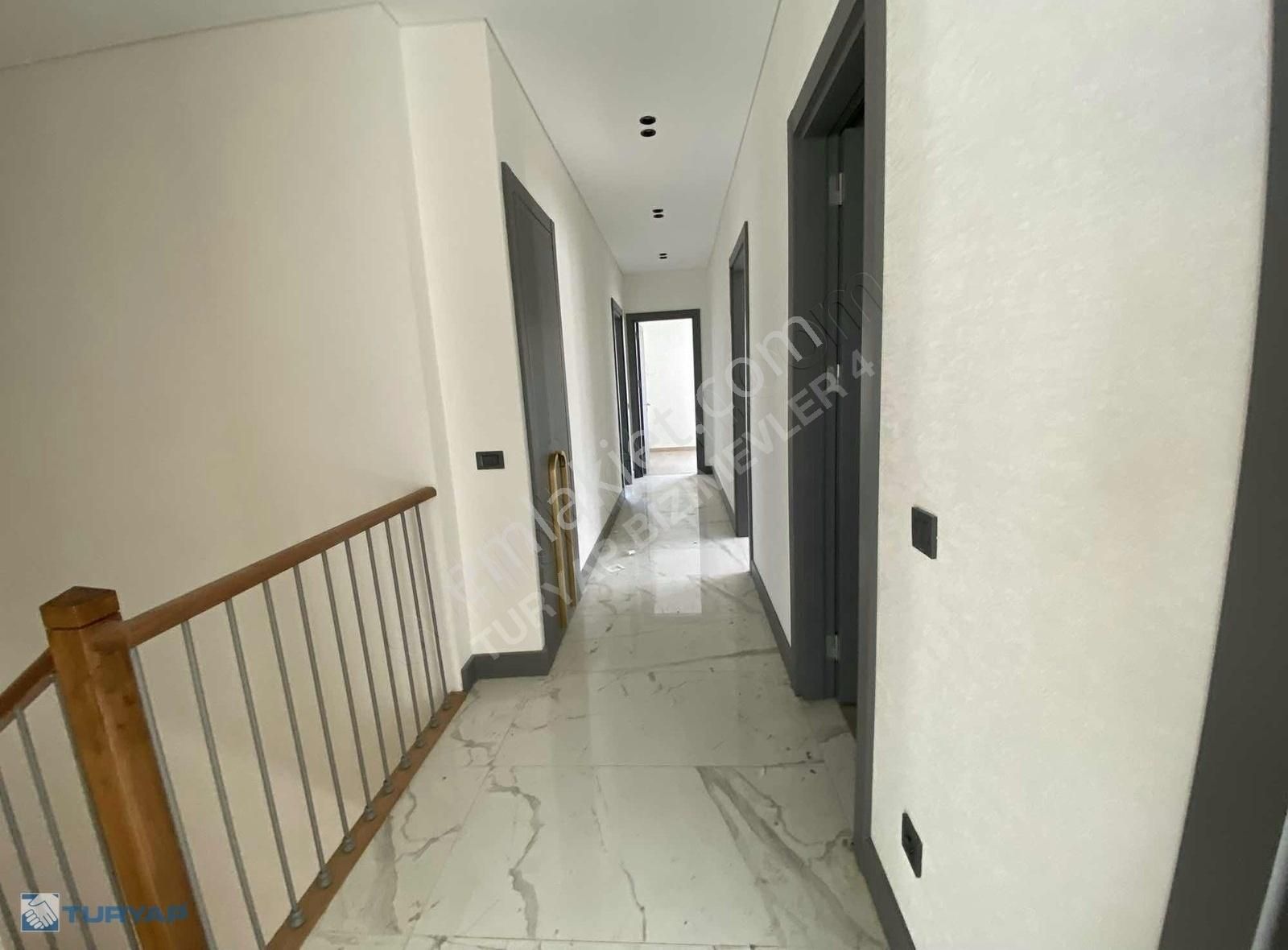 Alya Bahçe'de Muhteşem Konumlu 300 M2 Bahçe Alanı Olan 6+1 Villa - Görsel 12