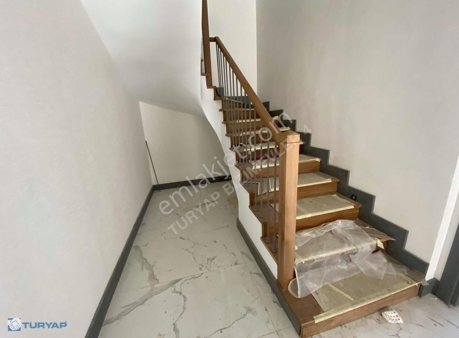 Alya Bahçe'de Muhteşem Konumlu 300 M2 Bahçe Alanı Olan 6+1 Villa - Görsel 21