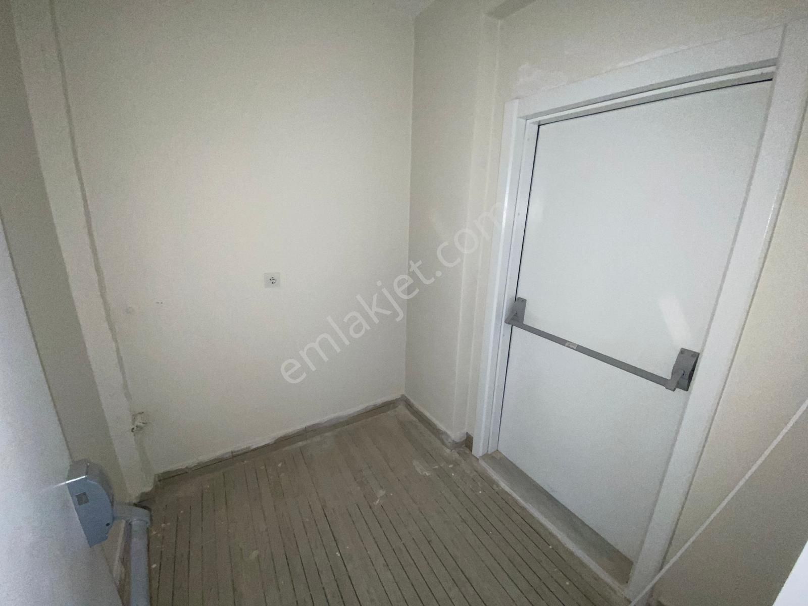 Karınca'dan Akdeniz Mh'de Giyinme Odalı Ebeveyn Banyolu 4+1 Satılık - Görsel 2