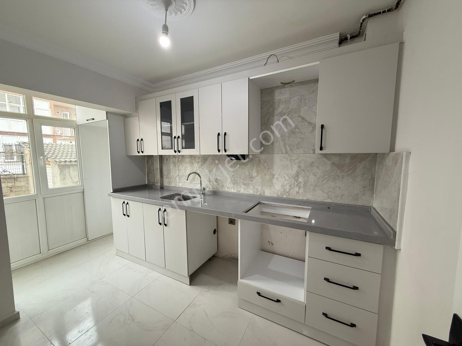 Aras Gyo'dan Dumlupınar Mah. Zemin Kat 3+1 İçerisi Sıfır Yapılı Zemin Kat Daire - Görsel 2