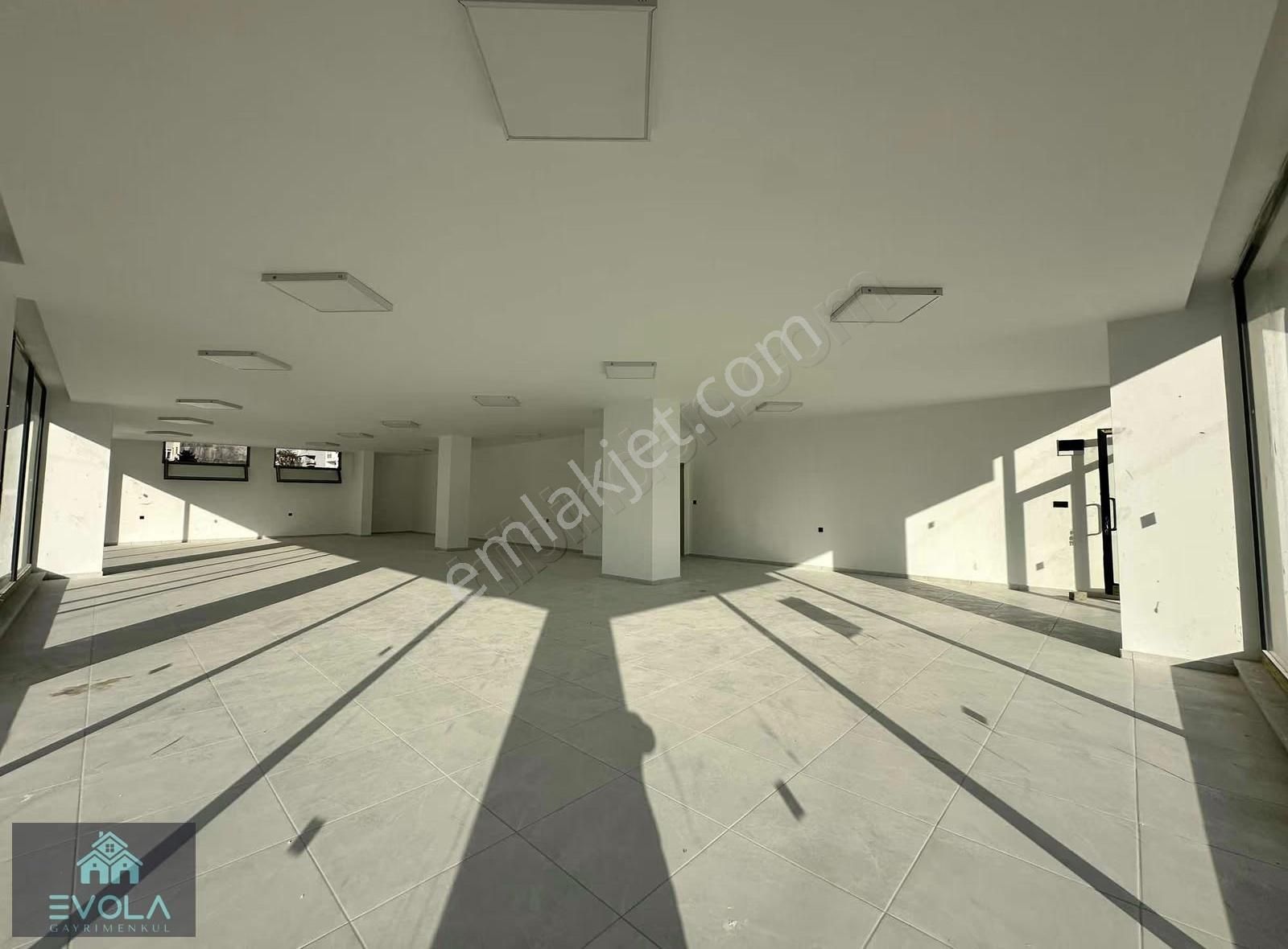 Evola Gayrimenkul'den İşlek Cadde Üzerinde Kiralık 200m² Dükkan - Görsel 8