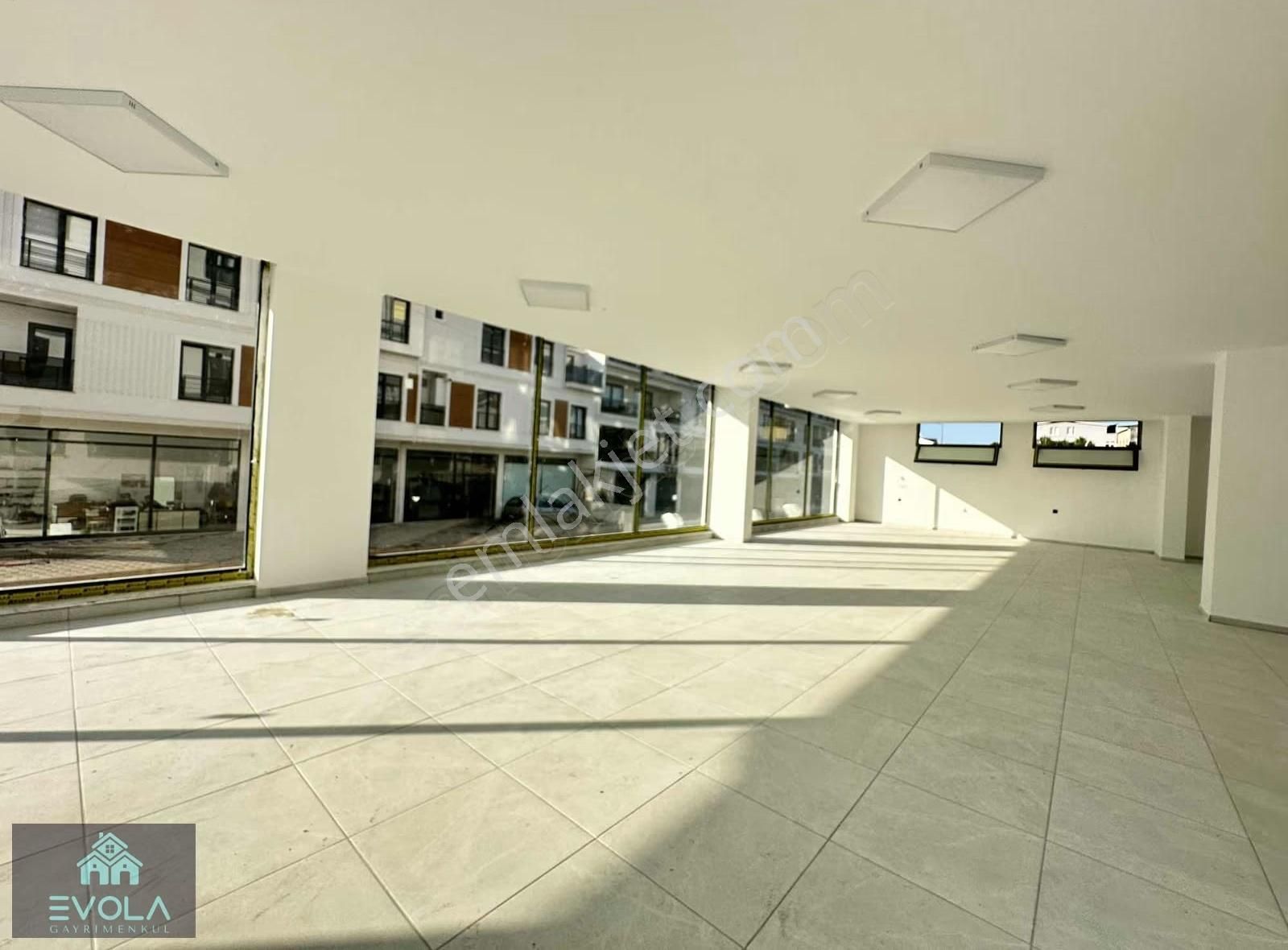 Evola Gayrimenkul'den İşlek Cadde Üzerinde Kiralık 200m² Dükkan - Görsel 4