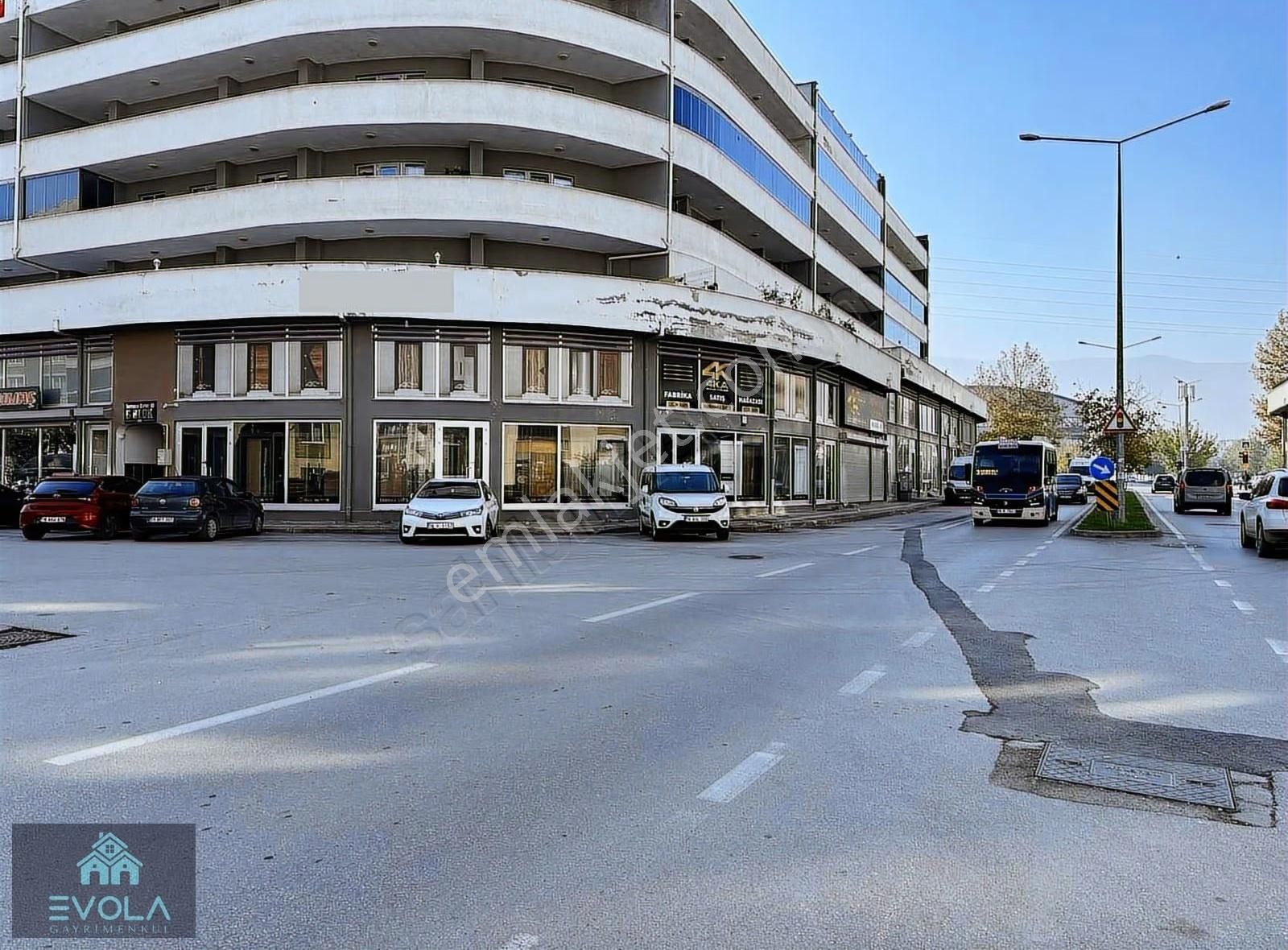 Evola Gayrimenkul'den Mükemmel Konumda 3+1 Satılık Daire - Görsel 12
