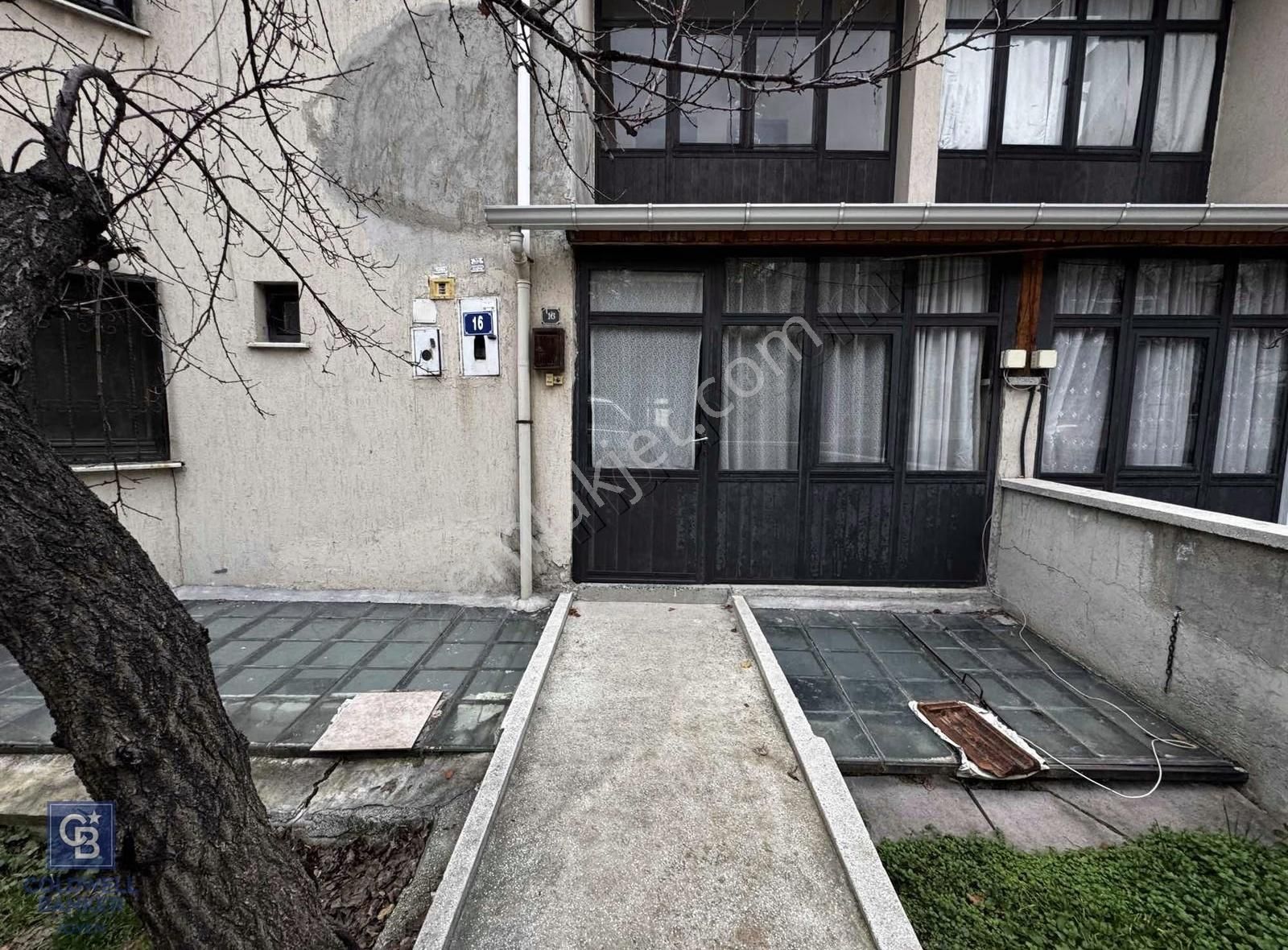 Mobilyacılar Sitesinde 5+3 Satılık Köşe Müstakil Tripleks!!!