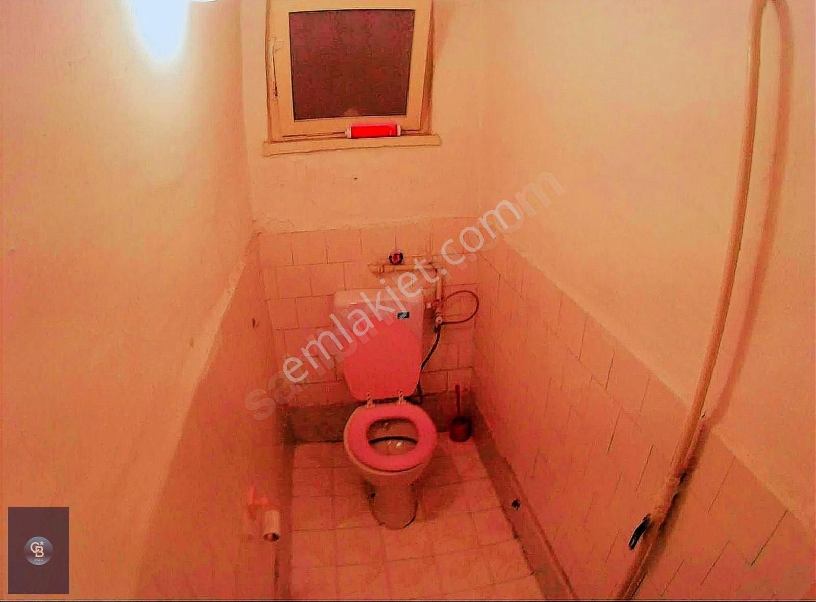 Şafaktepe Mahallesinde Giriş Katta Cadde Üzeri 1+1 Daire - Görsel 4