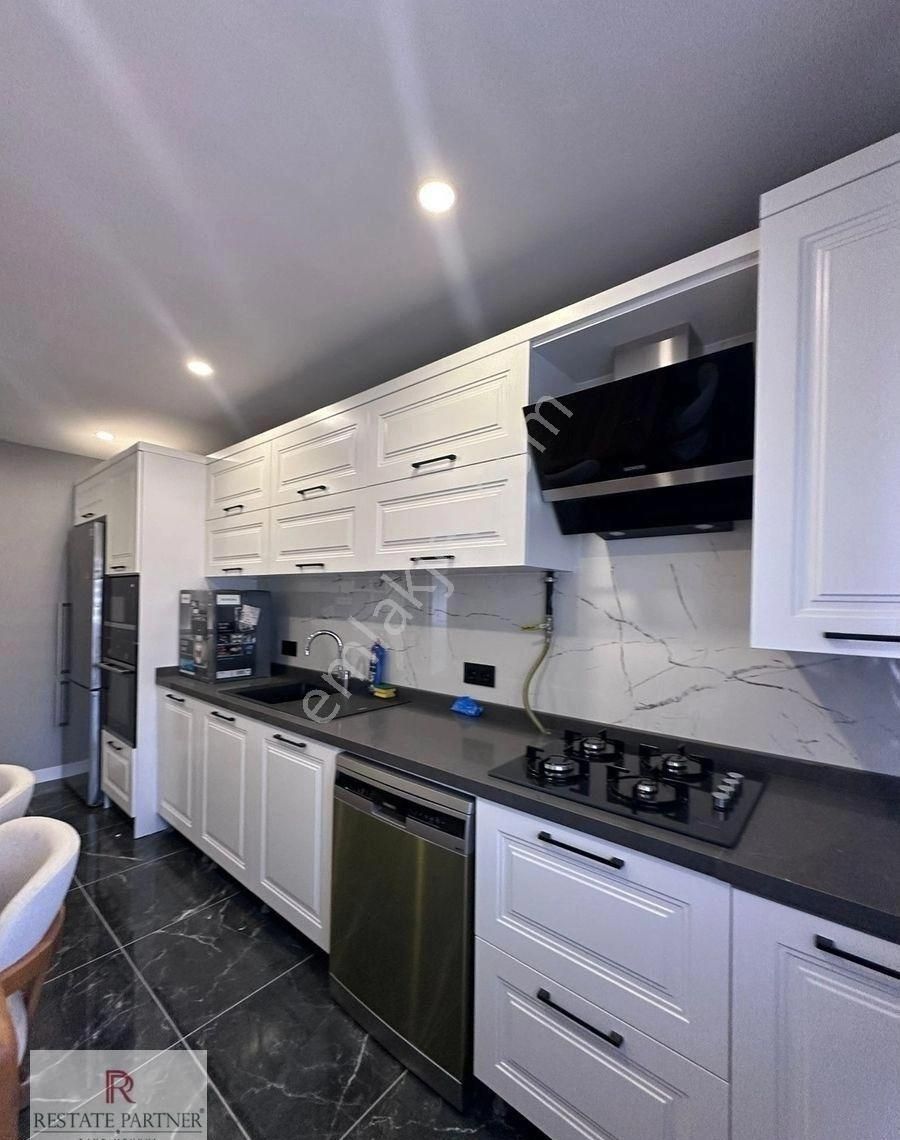 Kozyatağı Kiralık 3+1 5 Yaşında Daire - Görsel 8