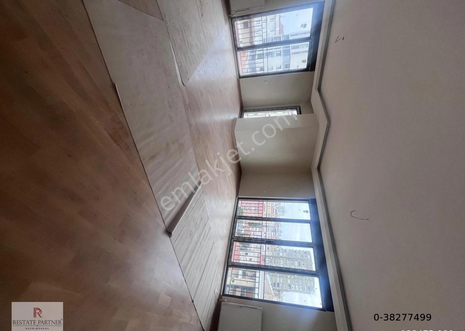 Kozyatağı'nda Satılık 3+1 Balkonlu Sıfır Daire - Görsel 34