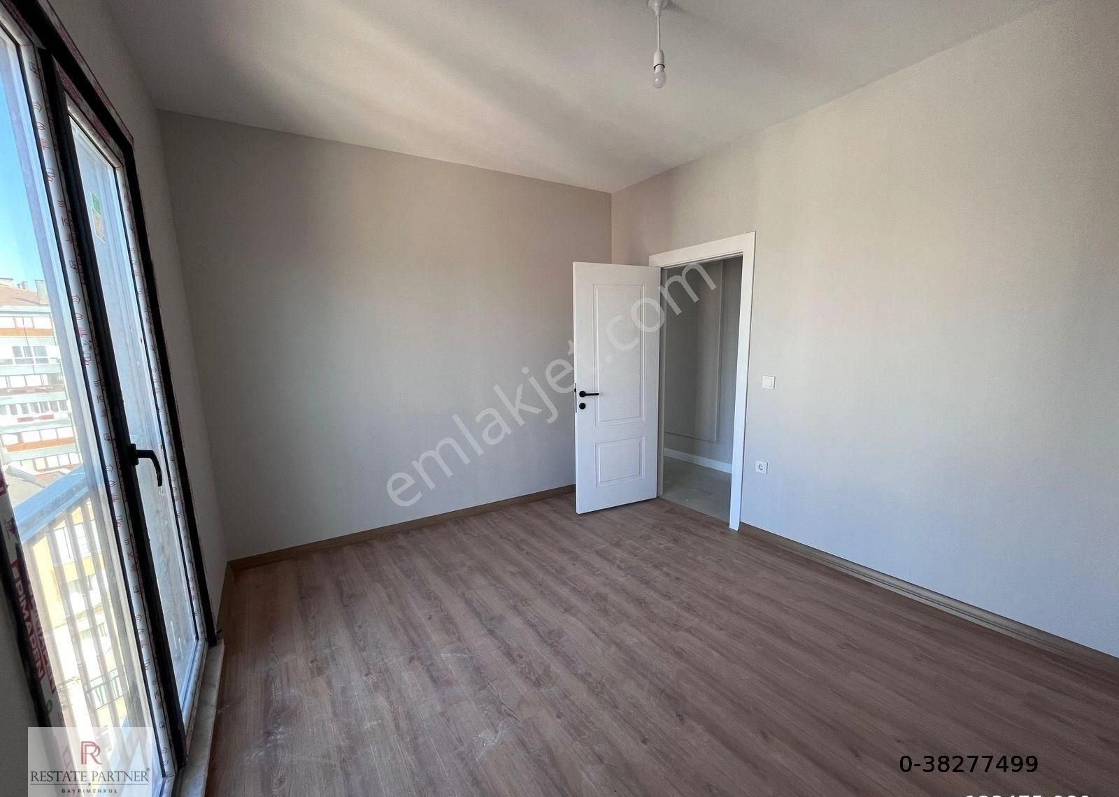 Kozyatağı'nda Satılık 3+1 Balkonlu Sıfır Daire - Görsel 8