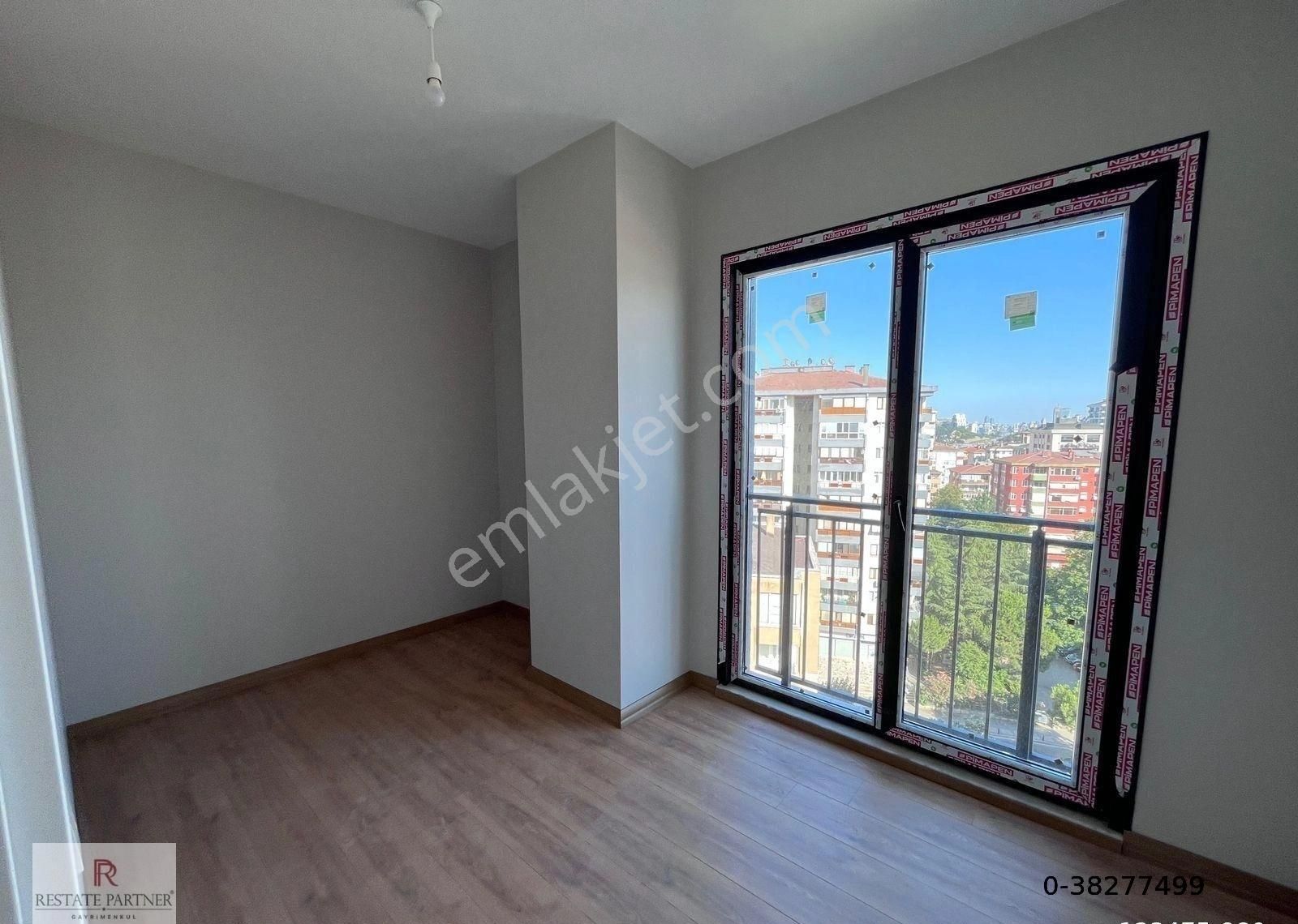 Kozyatağı'nda Satılık 3+1 Balkonlu Sıfır Daire - Görsel 13