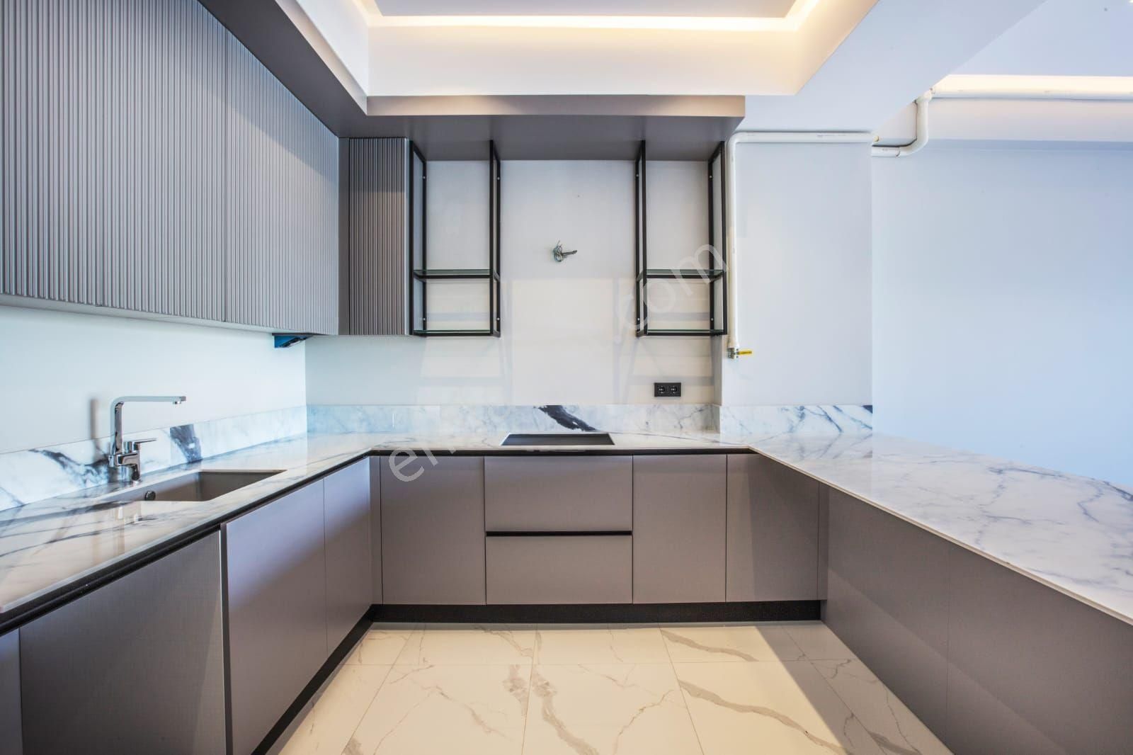 Kuşadası Şehir Merkezinde Havuzlu Türk Hamamlı Saunalı Sitede Yerden Isıtmalı 3+1 150 M2 Sıfır Daire - Görsel 26