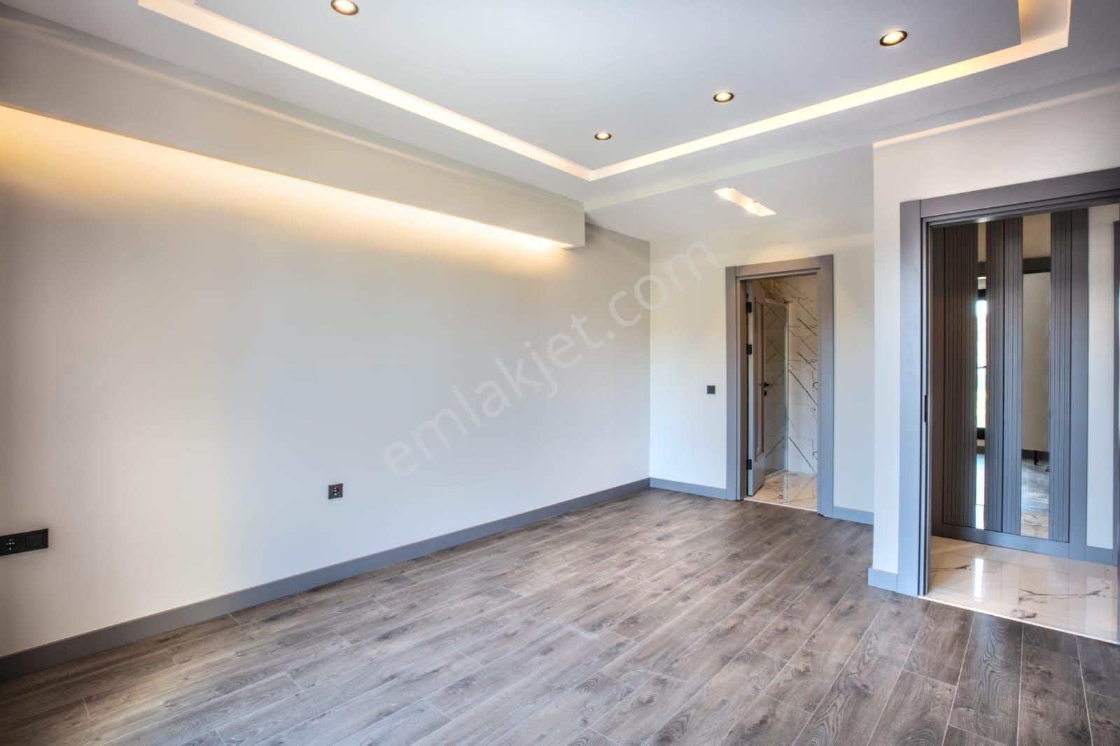 Kuşadası Şehir Merkezinde Havuzlu Türk Hamamlı Saunalı Sitede Yerden Isıtmalı 3+1 150 M2 Sıfır Daire - Görsel 10