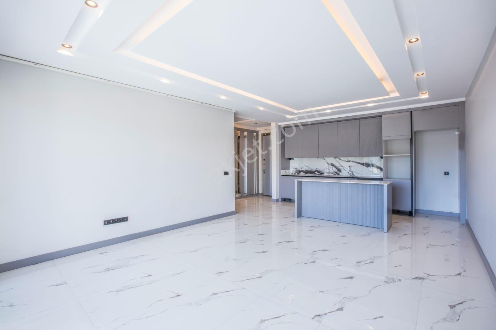 Kuşadası Şehir Merkezinde Havuzlu Türk Hamamlı Saunalı Sitede Yerden Isıtmalı 3+1 150 M2 Sıfır Daire - Görsel 17