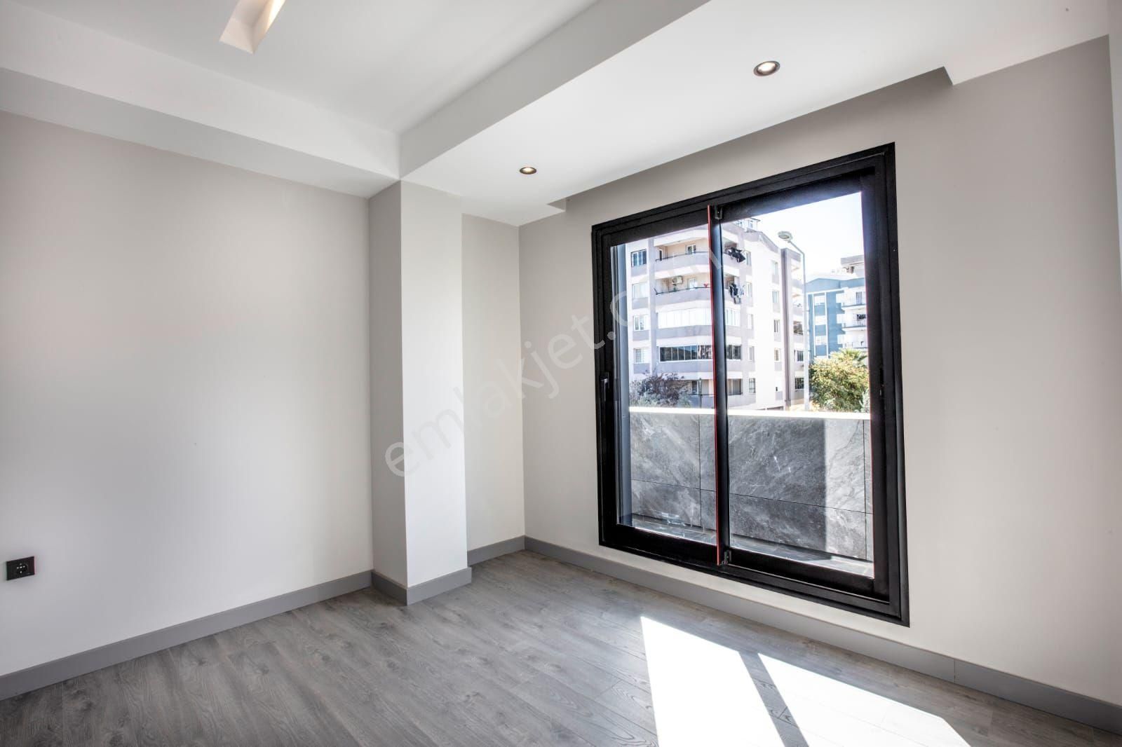 Kuşadası Şehir Merkezinde Havuzlu Türk Hamamlı Saunalı Sitede Yerden Isıtmalı 3+1 150 M2 Sıfır Daire - Görsel 21