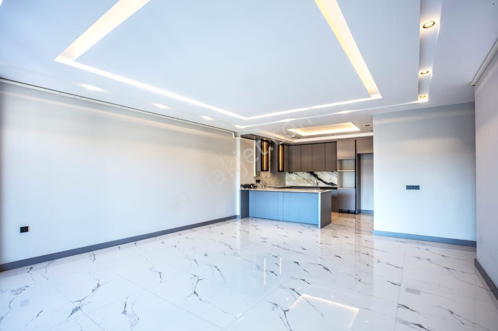 Kuşadası Şehir Merkezinde Havuzlu Türk Hamamlı Saunalı Sitede Yerden Isıtmalı 3+1 150 M2 Sıfır Daire - Görsel 7