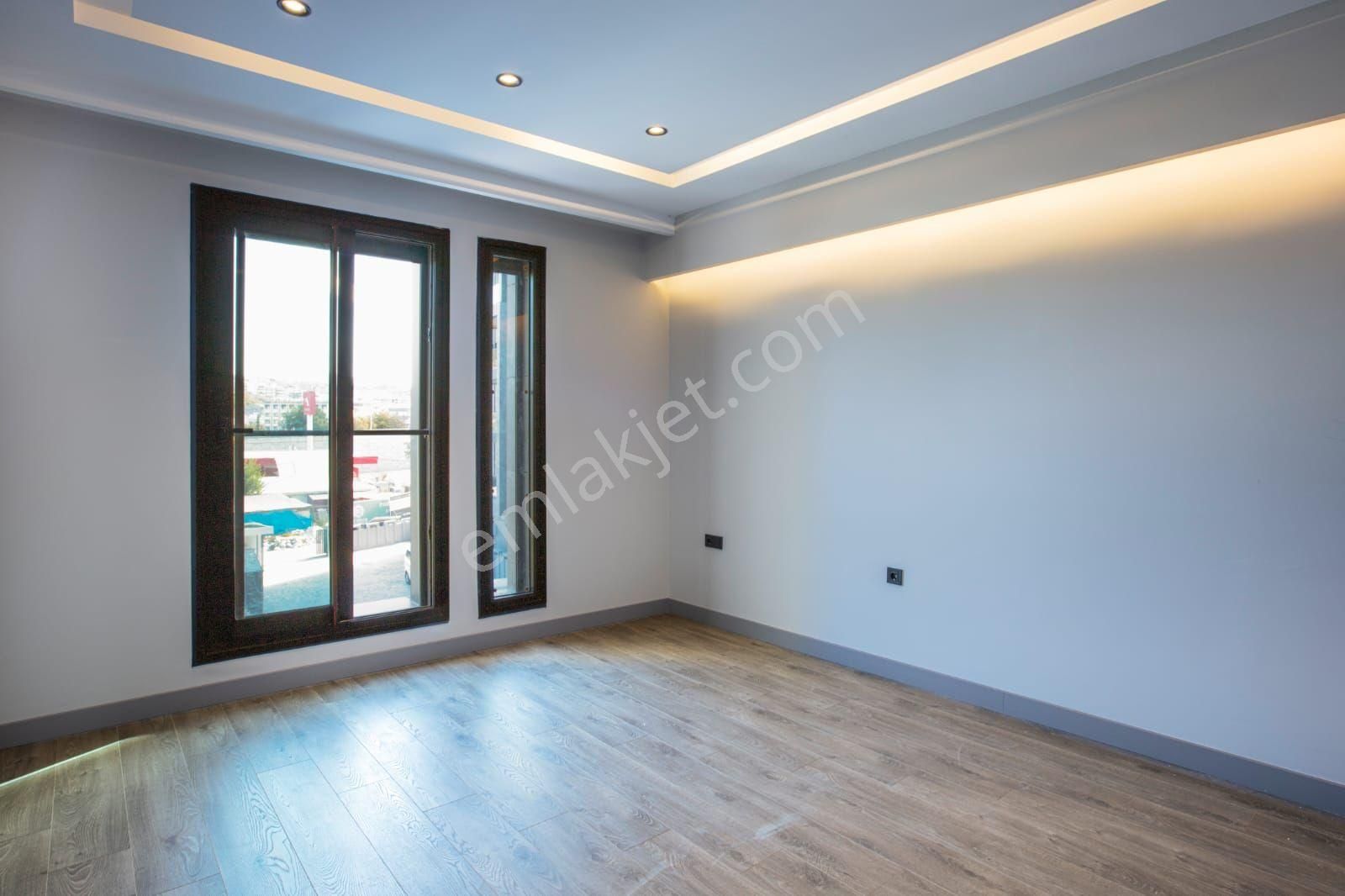 Kuşadası Şehir Merkezinde Havuzlu Türk Hamamlı Saunalı Sitede Yerden Isıtmalı 3+1 150 M2 Sıfır Daire - Görsel 11