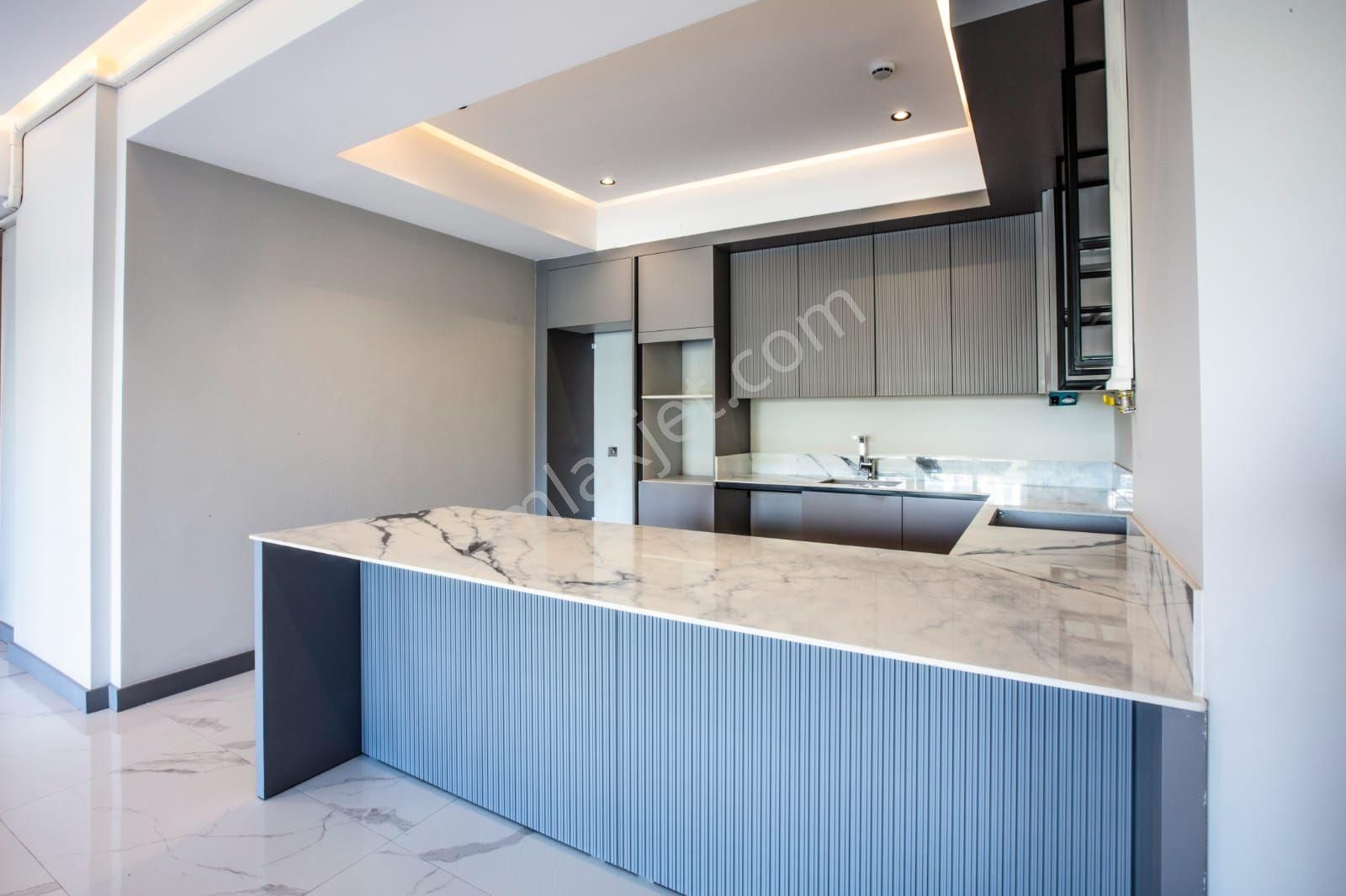 Kuşadası Şehir Merkezinde Havuzlu Türk Hamamlı Saunalı Sitede Yerden Isıtmalı 3+1 150 M2 Sıfır Daire - Görsel 28