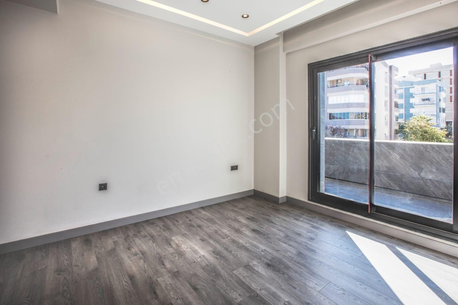 Kuşadası Şehir Merkezinde Havuzlu Türk Hamamlı Saunalı Sitede Yerden Isıtmalı 3+1 150 M2 Sıfır Daire - Görsel 23