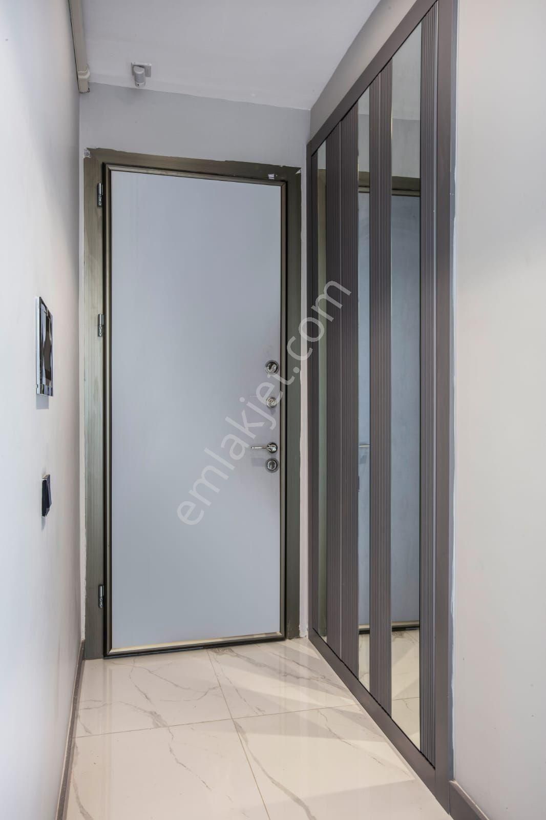 Kuşadası Şehir Merkezinde Havuzlu Türk Hamamlı Saunalı Sitede Yerden Isıtmalı 3+1 150 M2 Sıfır Daire - Görsel 24