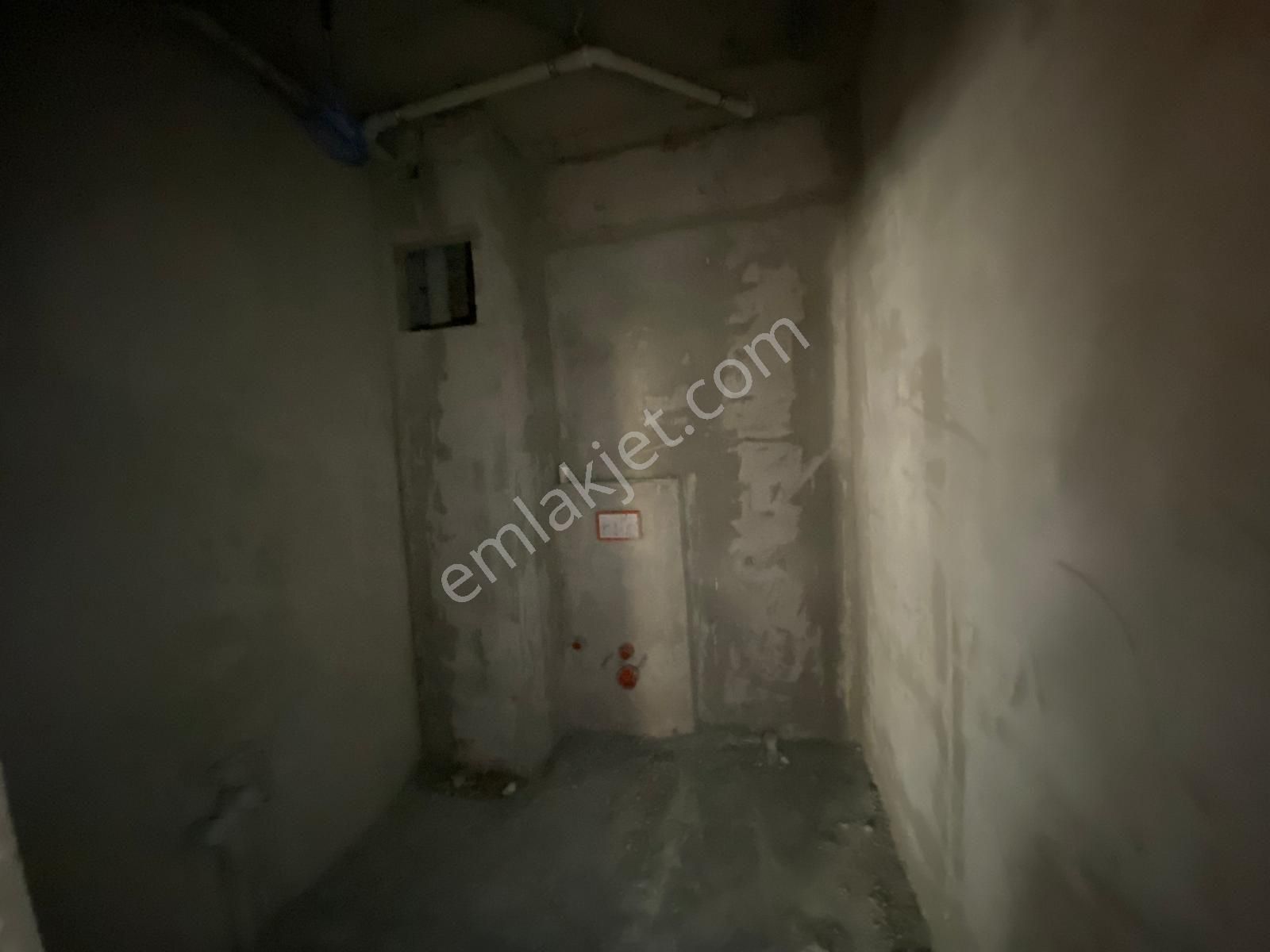 Çekmeköy Hamidiye'de Balkonlu K.otopark Ferah 2+1 Satılık Daire - Görsel 16