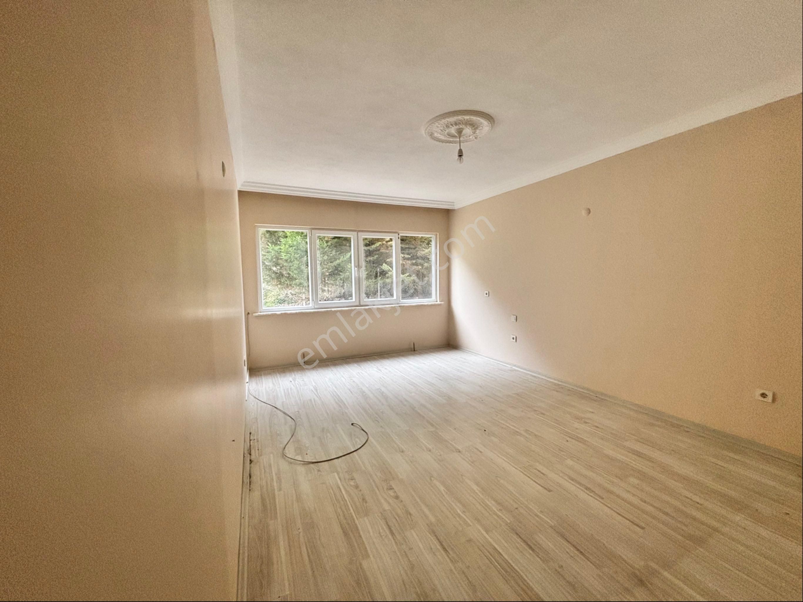 Ege Mahallesi Üner Sitesinde Deniz Manzaralı 3+1 Kiralık Daire - Görsel 4
