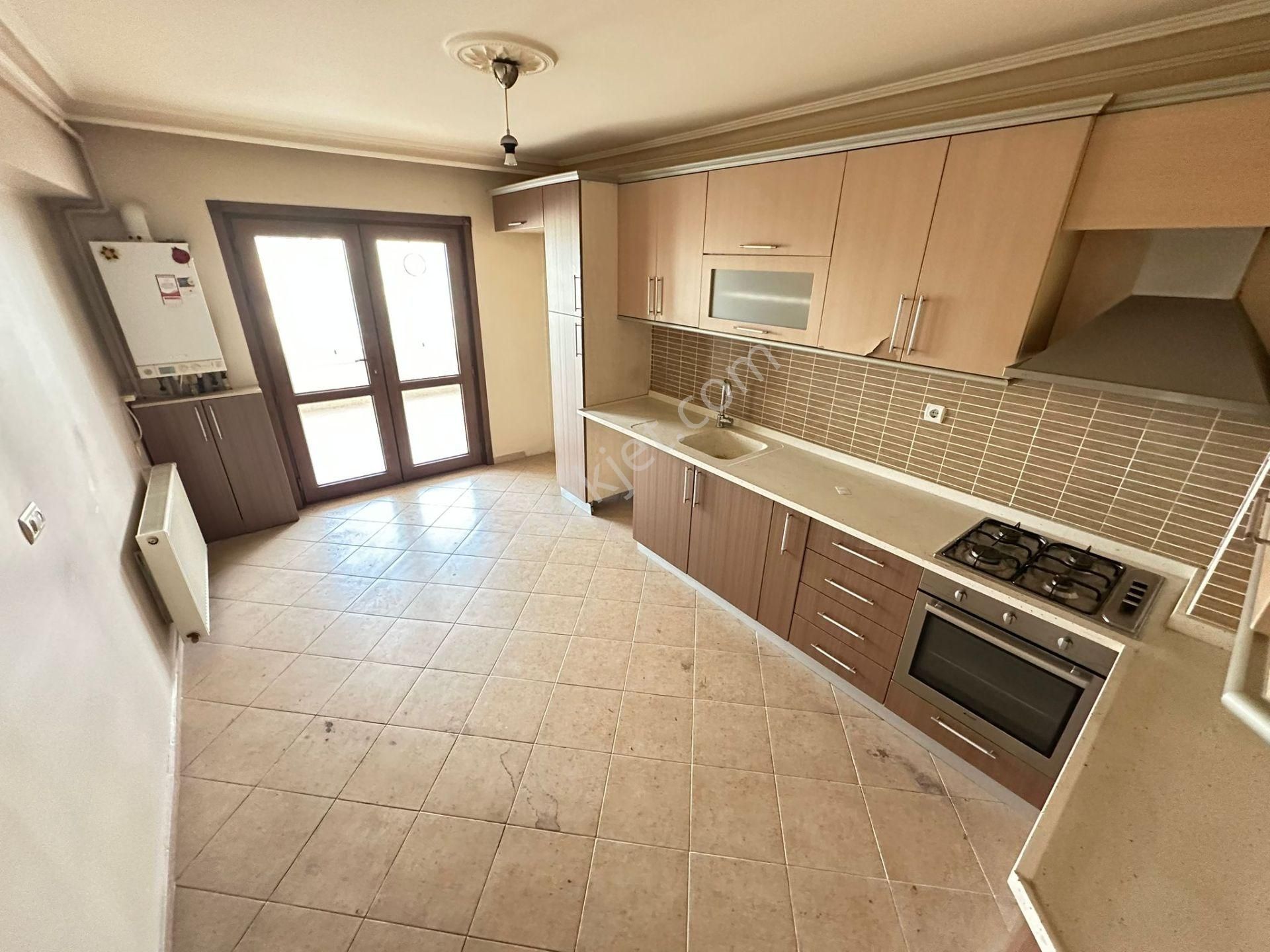 Bölgenin En Prestijli Konutlarında Ayaş Yolu Üzeri 3+1 Geniş M² - Görsel 4