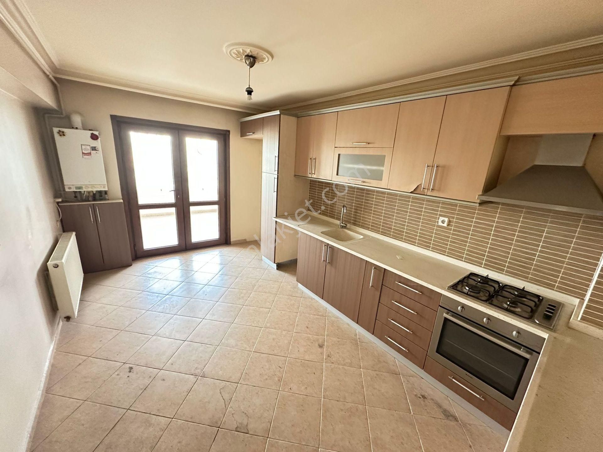 Bölgenin En Prestijli Konutlarında Ayaş Yolu Üzeri 3+1 Geniş M²