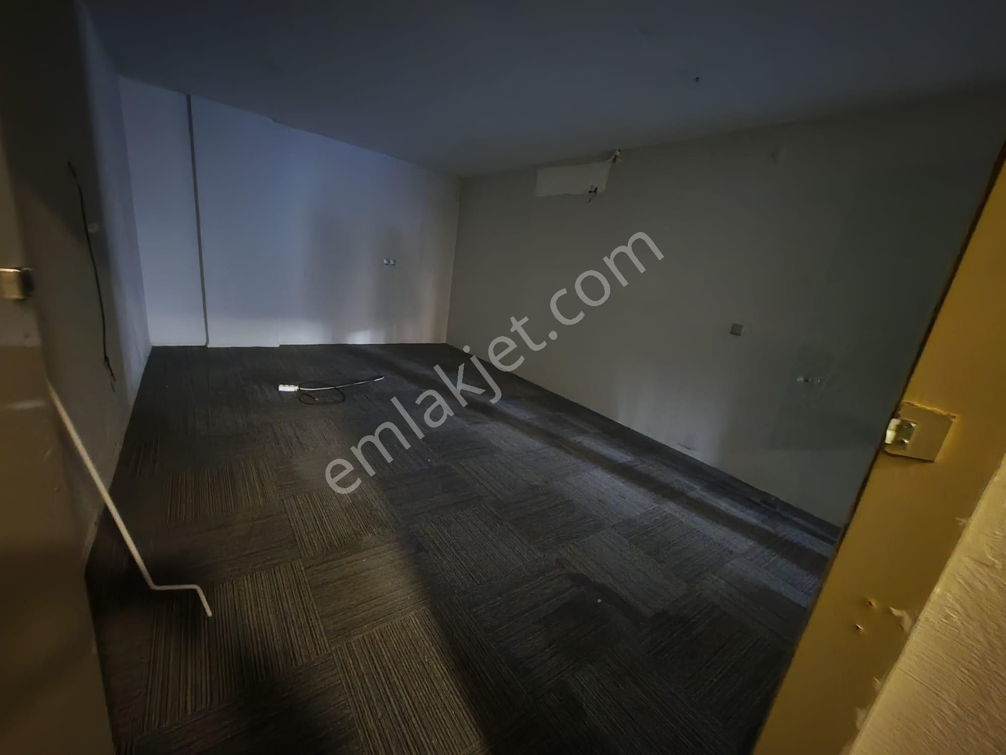 Yeniğün Mah//kaymakamlık'a100metre//çevik1 Meydan/yapıkıredi Bank Yanı//otoparklı,wc,mutfak,kepnkli - Görsel 11