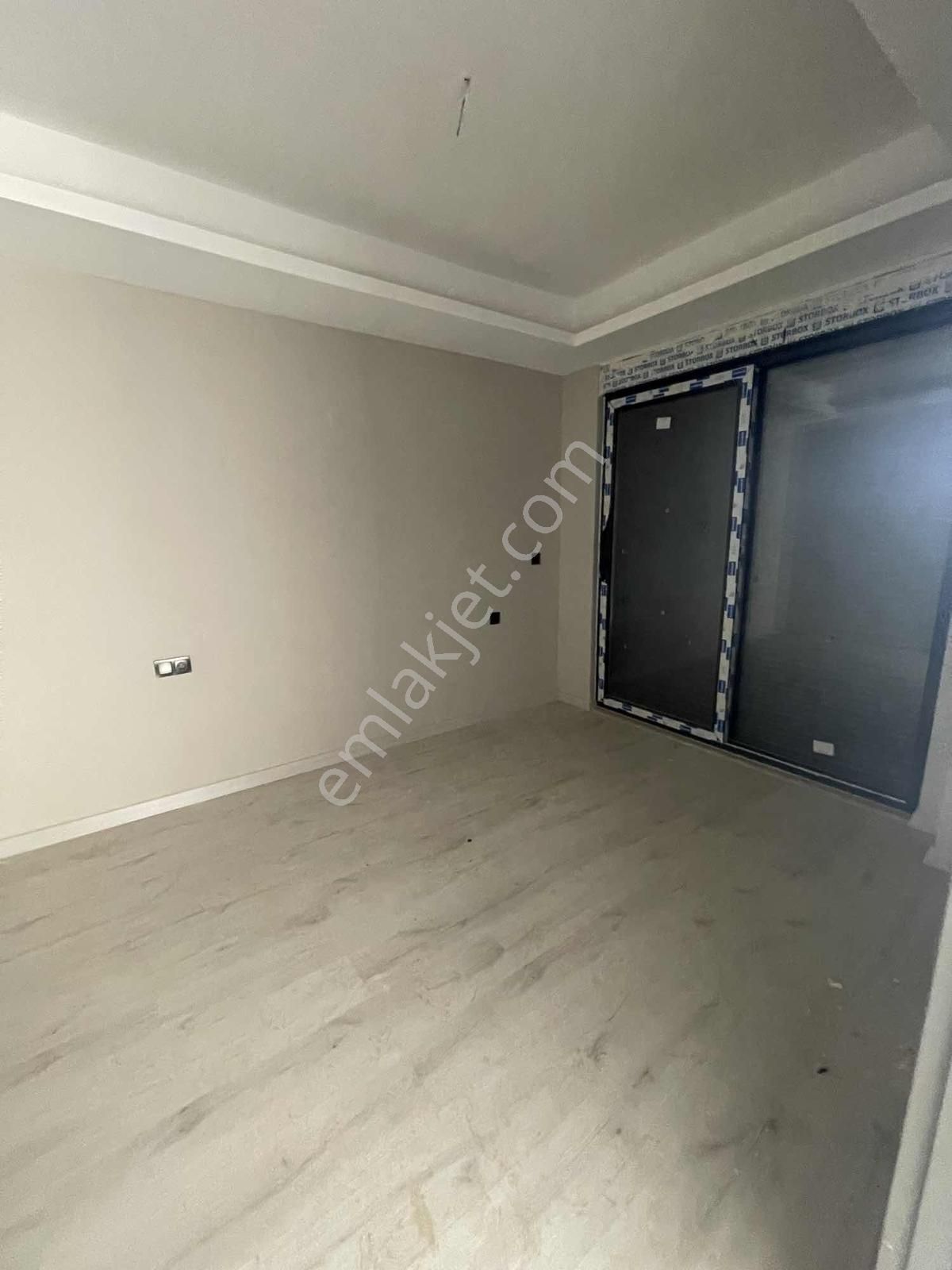 İskanlı 40 Lık Yola Cephe Oturuma Hazır 1+1 - Görsel 4