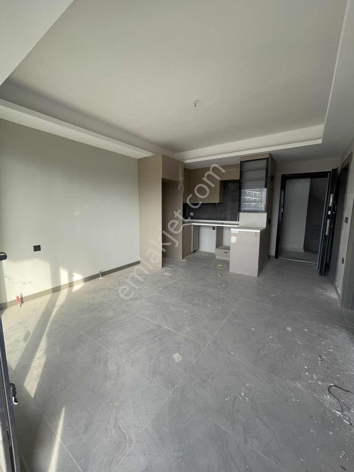 İskanlı 40 Lık Yola Cephe Oturuma Hazır 1+1 - Görsel 11