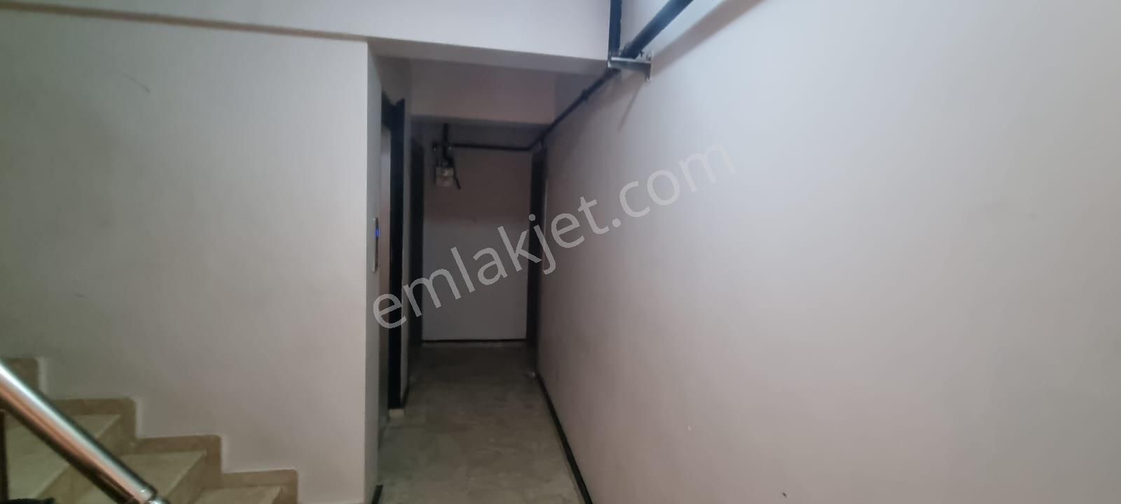 Karşıyaka Zübeyde Hanım Mahallesinde Satılık 3+1 Daire - Görsel 8