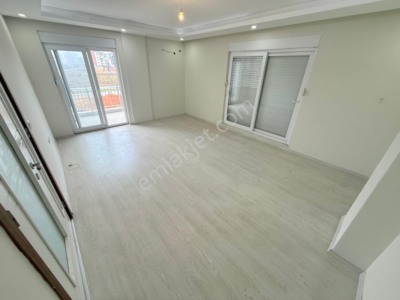 Varsak Aydoğmuşta Geniş Ara Kat Sınırsız Kredili 3+1 Daire - Görsel 4