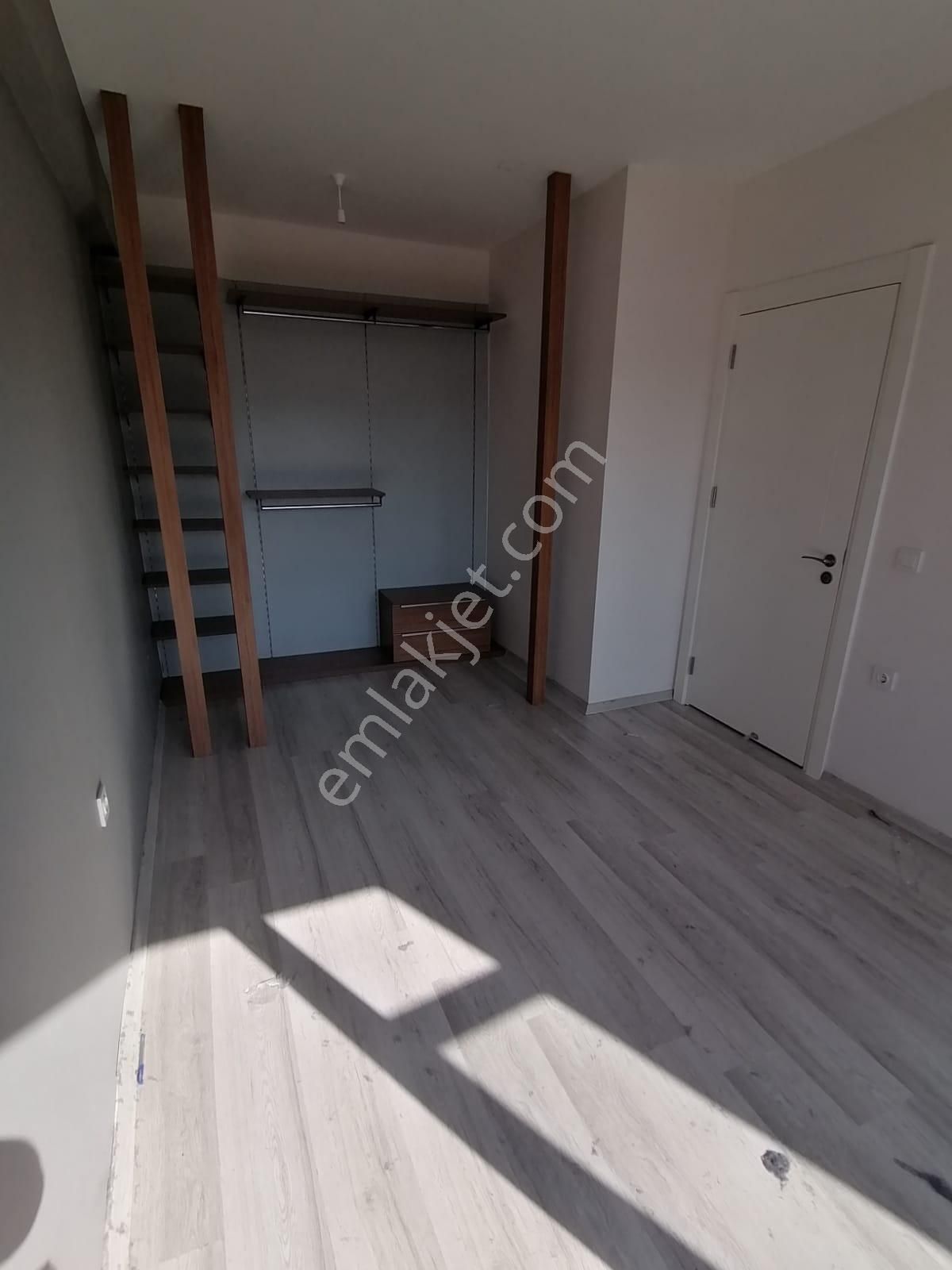 Birlik Gayrimenkul Den Gültepe De Bulvar Üzeri 1+1 Teraslı İskanlı Hasarsız Kaçmaz Daire!! - Görsel 22