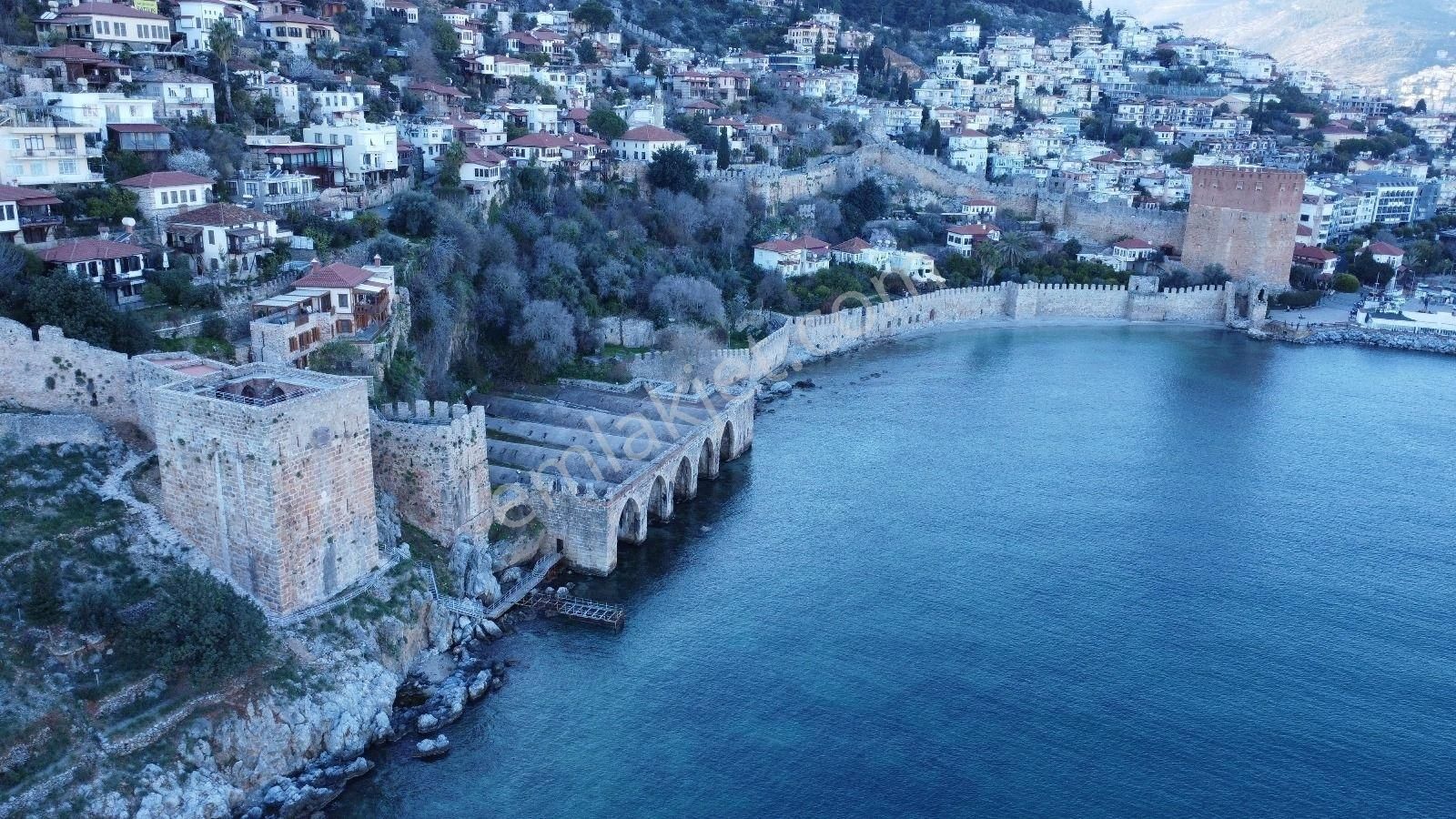 Alanya Kale'de Kiralık Bahçeli Dubleks - Görsel 25