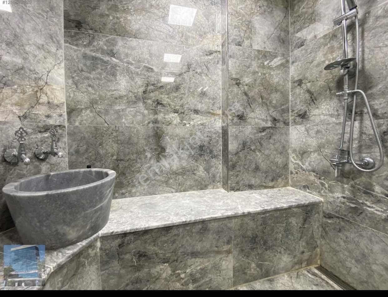 Bornova Merkezde Full Tadilatlı Doğalgazlı Kiralık 3+1 Daire